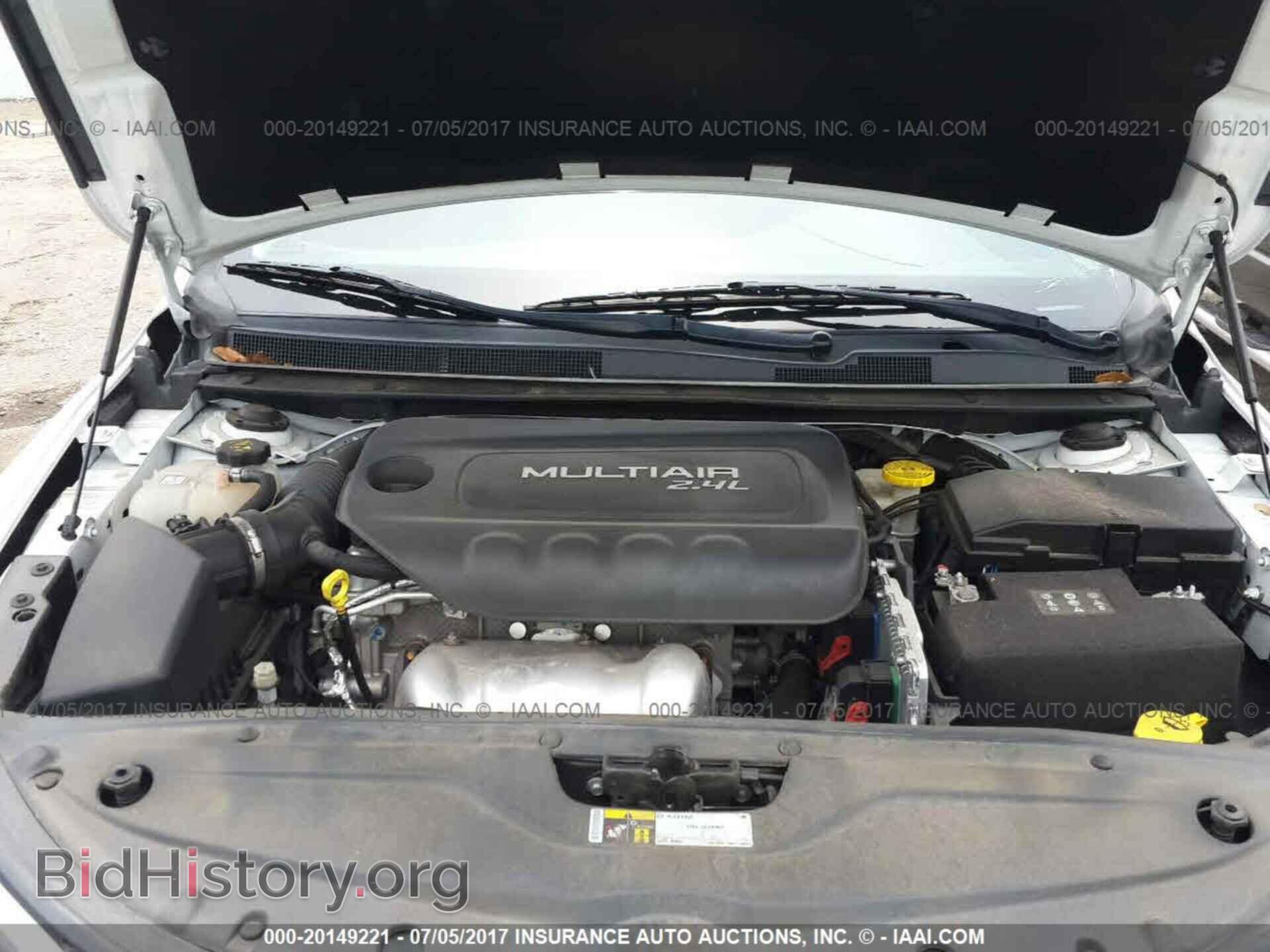 2015 Chrysler 200 - VIN: 1C3CCCAB3FN569852 - Фото 10