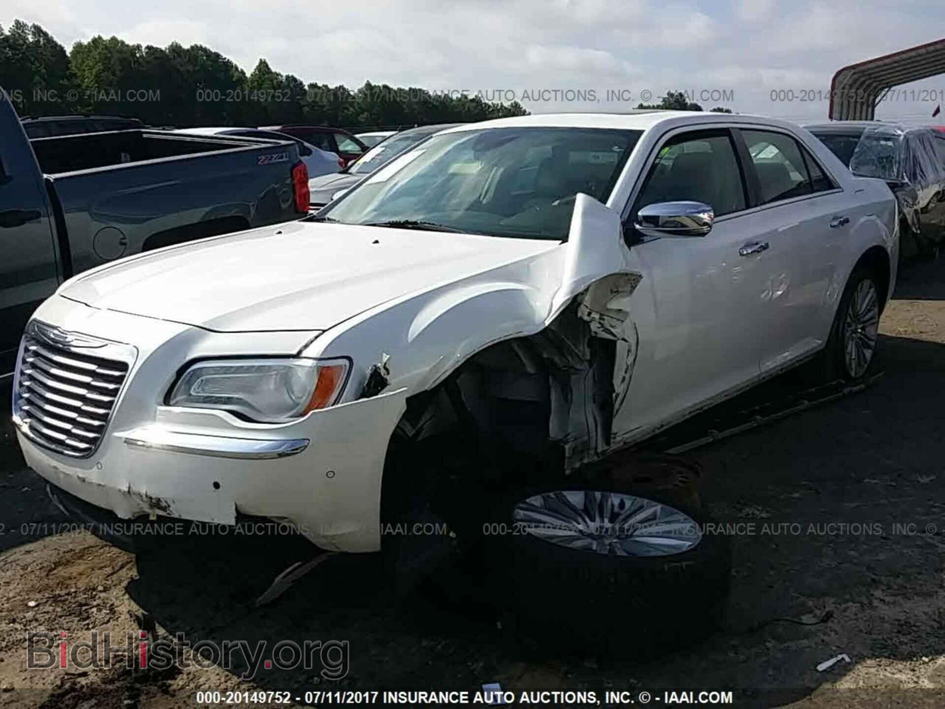 2013 Chrysler 300c - VIN: 2C3CCAEG9DH565627 - Фото 2