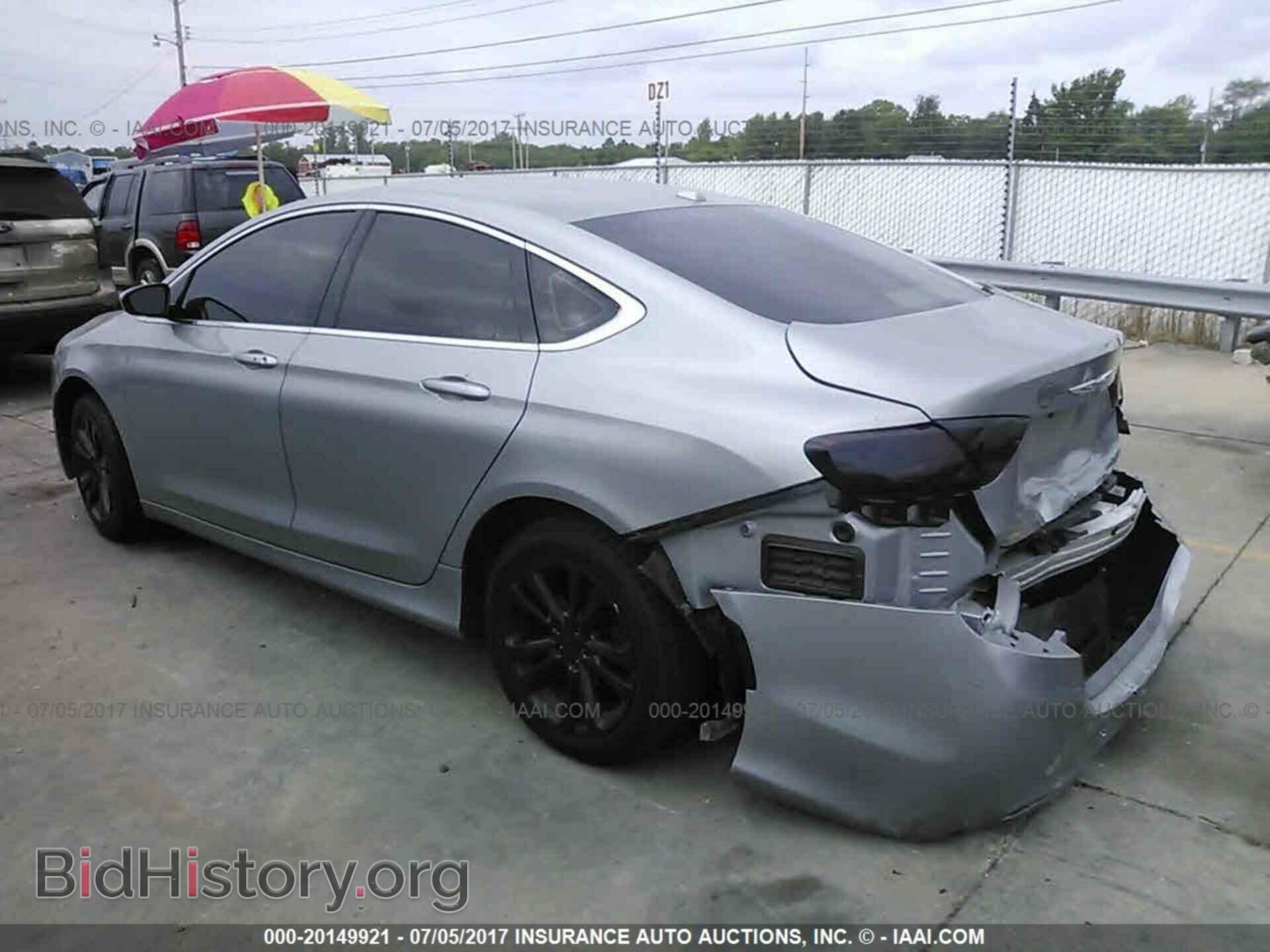 2015 Chrysler 200 - VIN: 1C3CCCAB4FN612403 - Photo 3