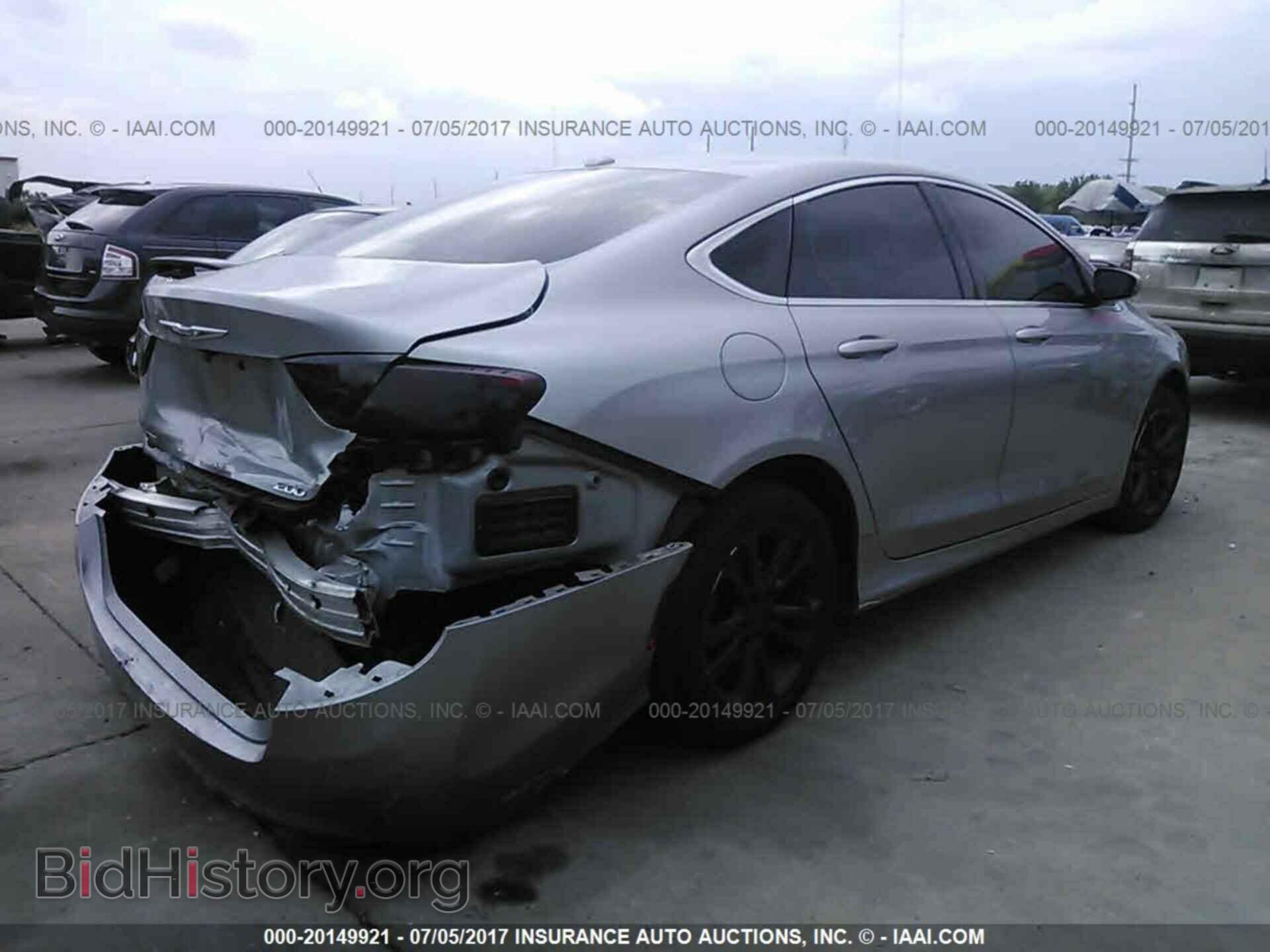 2015 Chrysler 200 - VIN: 1C3CCCAB4FN612403 - Photo 4