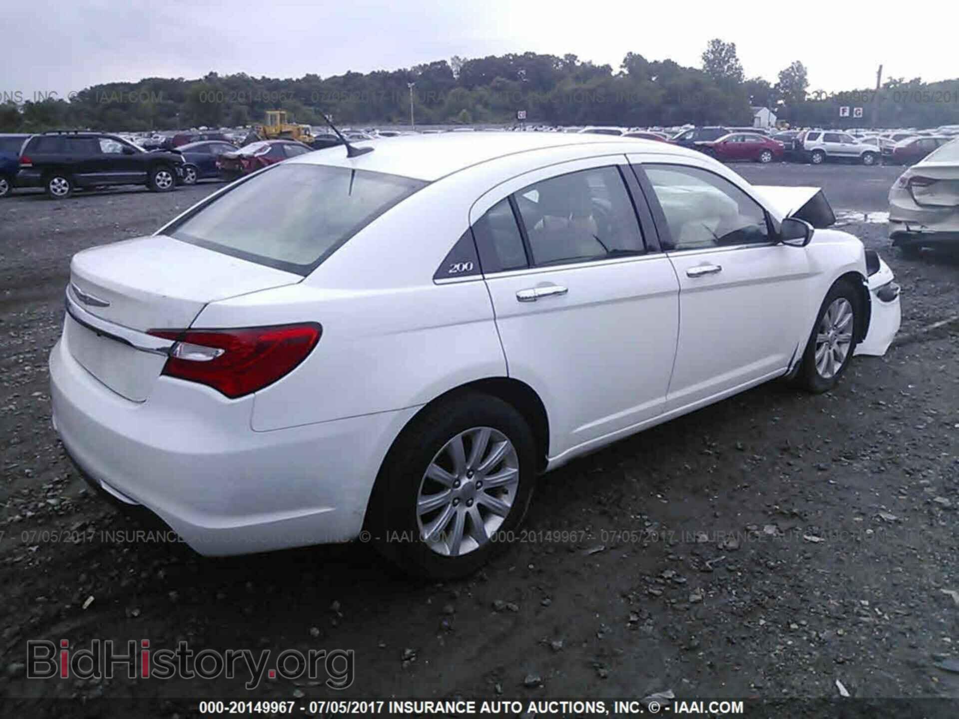 2013 Chrysler 200 - VIN: 1C3CCBCG8DN521120 - Photo 4