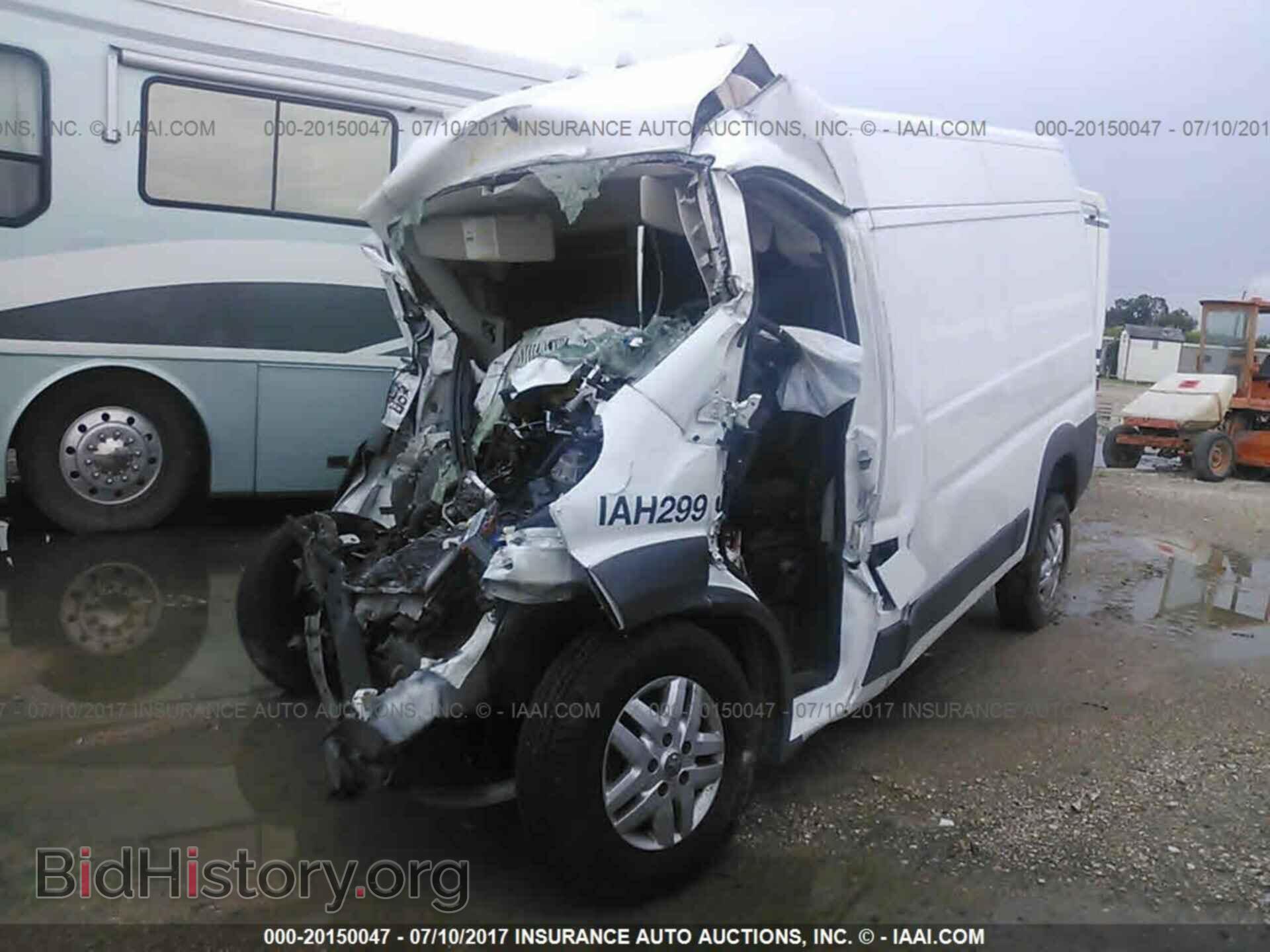 2015 Ram Promaster 2500 - VIN: 3C6TRVCD0FE501802 - Photo 2