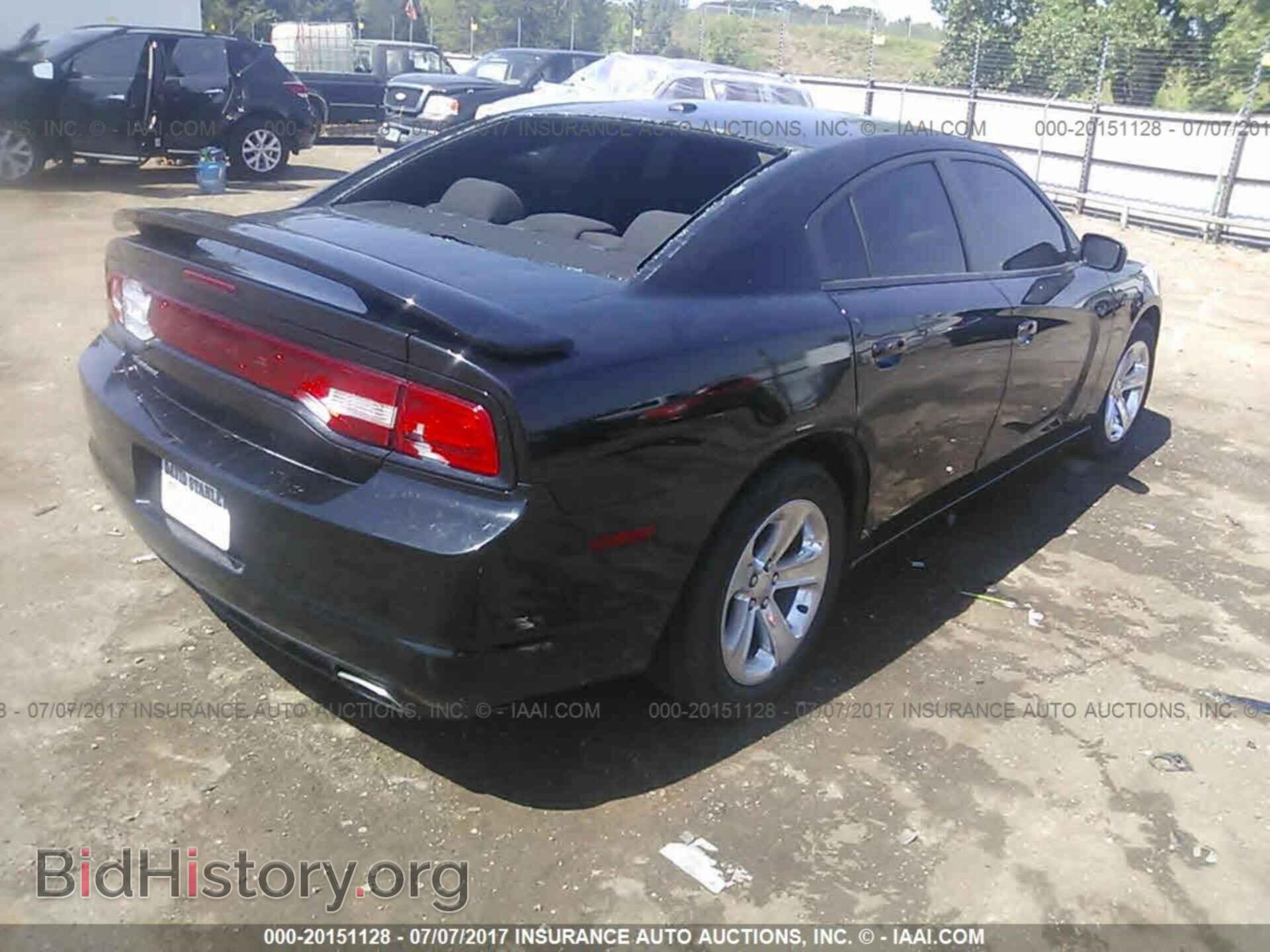 2012 Dodge Charger - VIN: 2C3CDXHG5CH300360 - Фото 4