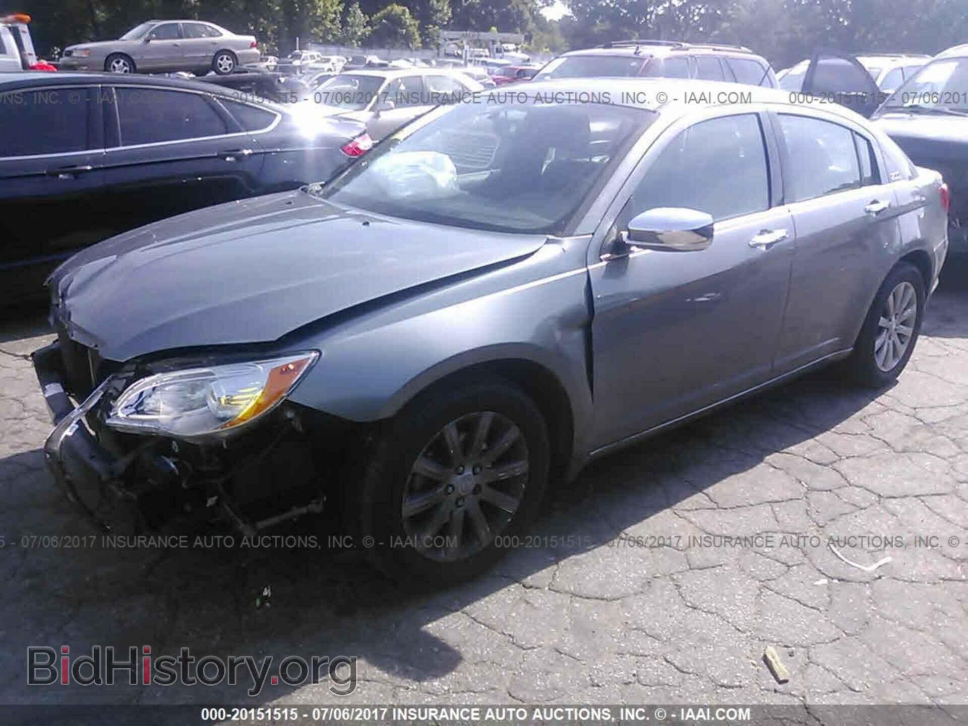 2013 Chrysler 200 - VIN: 1C3CCBCG4DN516416 - Photo 2