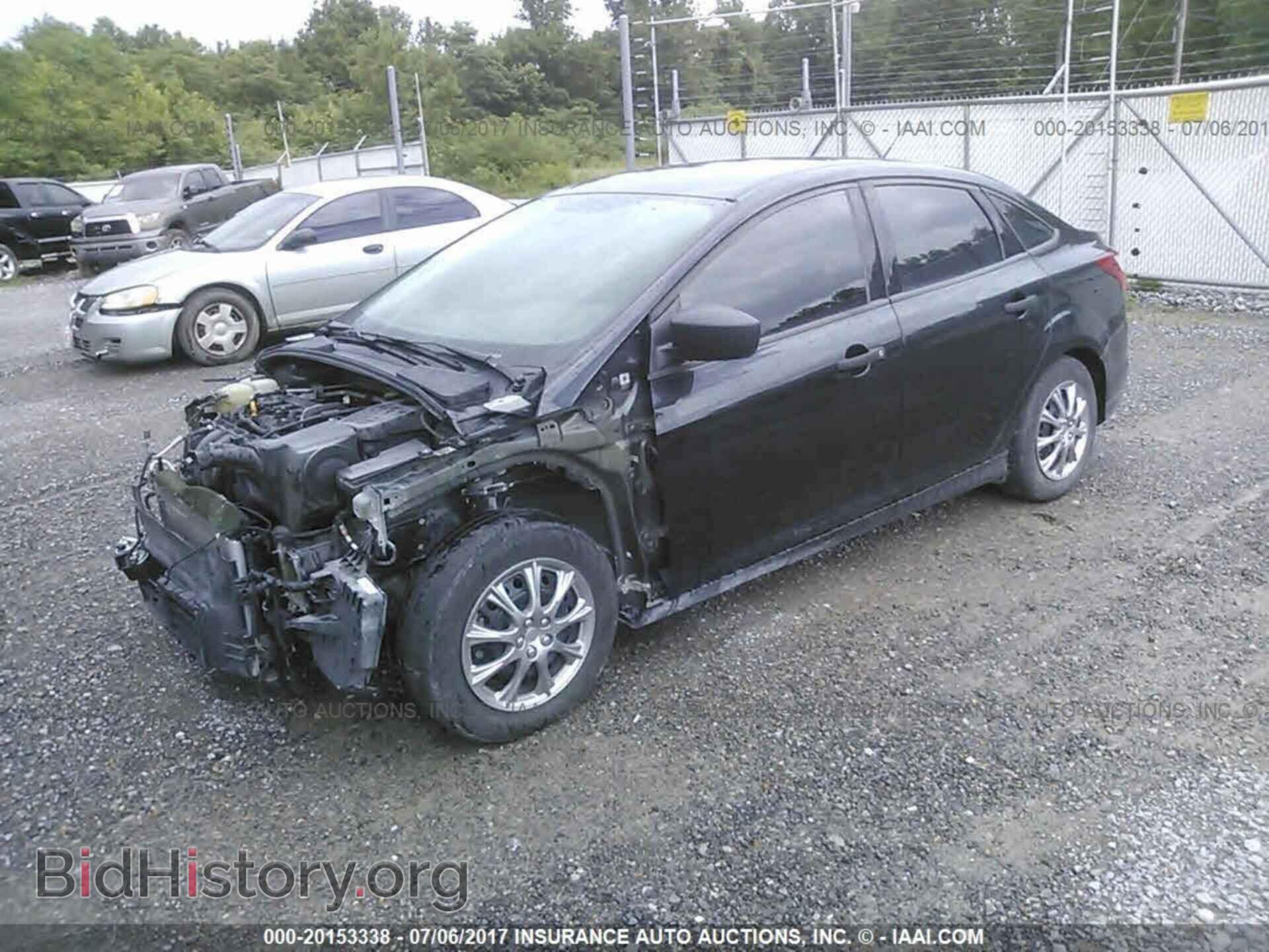 2014 Ford Focus - VIN: 1FADP3E24EL450125 - Photo 2