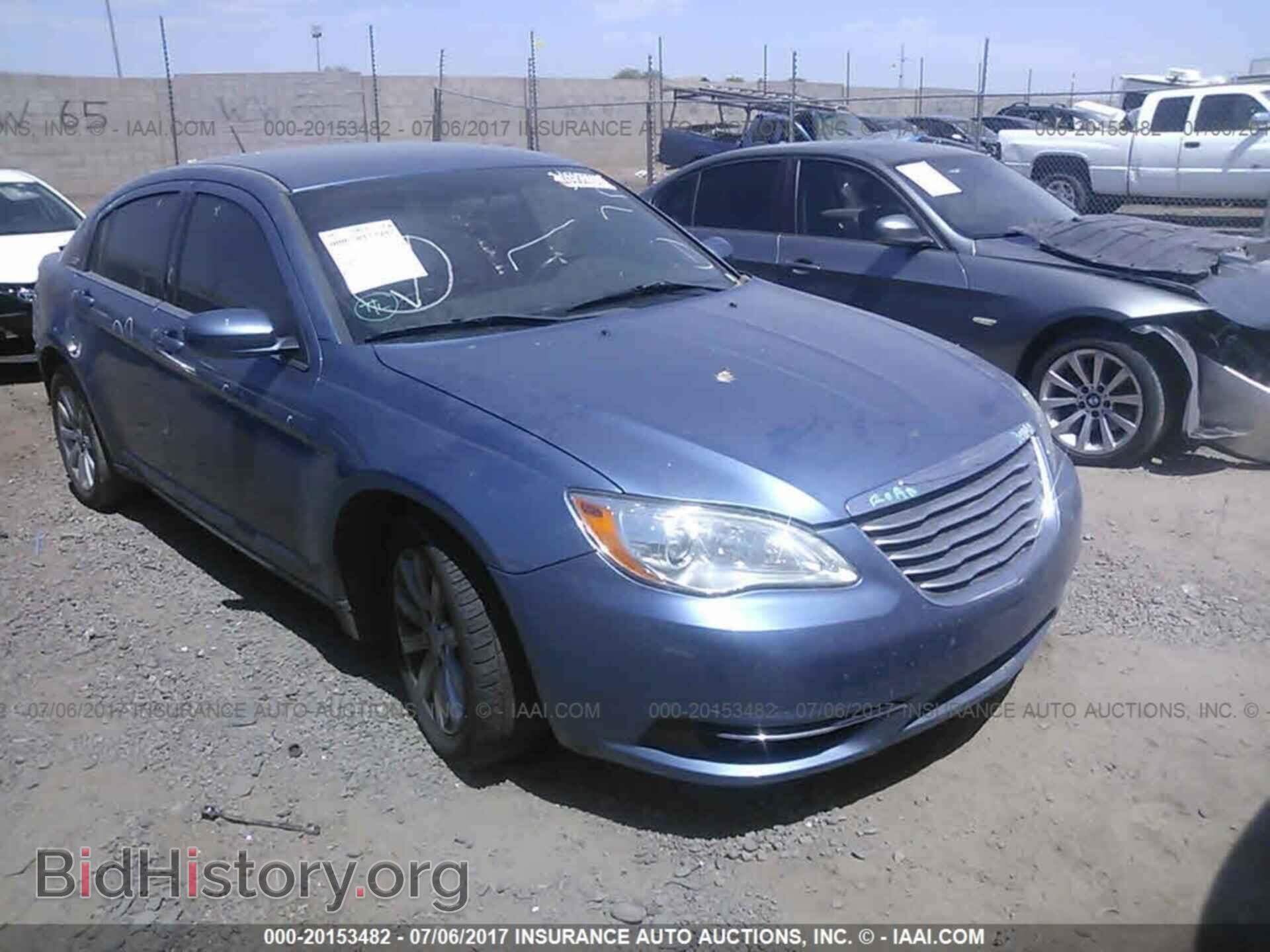Photo 1C3BC1FB8BN555061 - Chrysler 200 2011