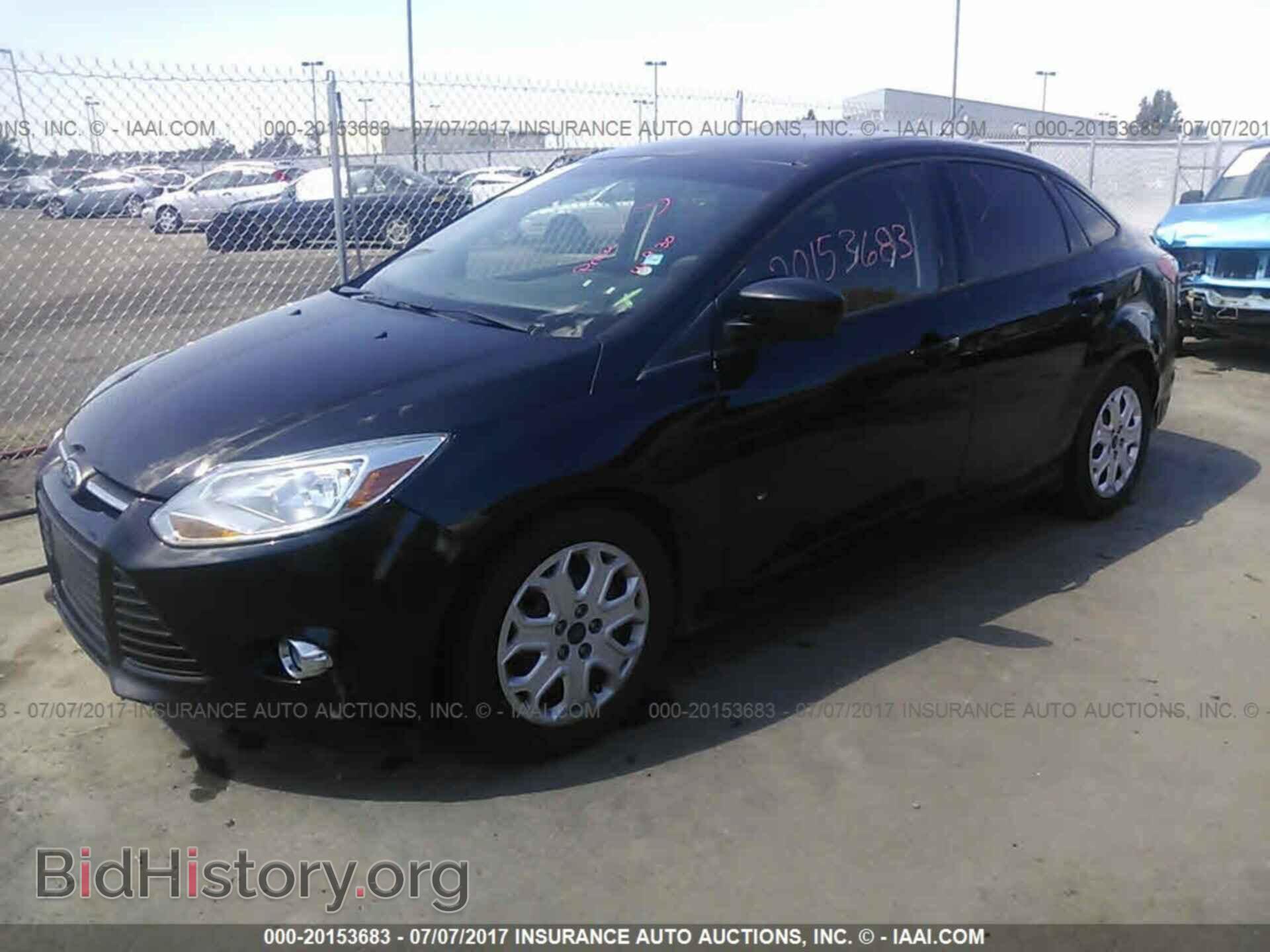 2012 Ford Focus - VIN: 1FAHP3F23CL291093 - Photo 2