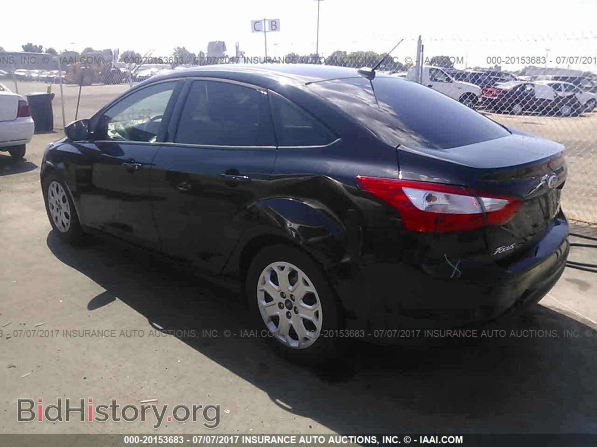 2012 Ford Focus - VIN: 1FAHP3F23CL291093 - Photo 3