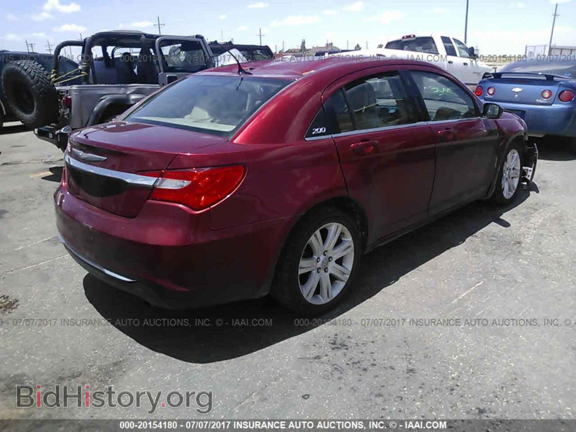 2013 Chrysler 200 - VIN: 1C3CCBAB7DN697812 - Photo 4