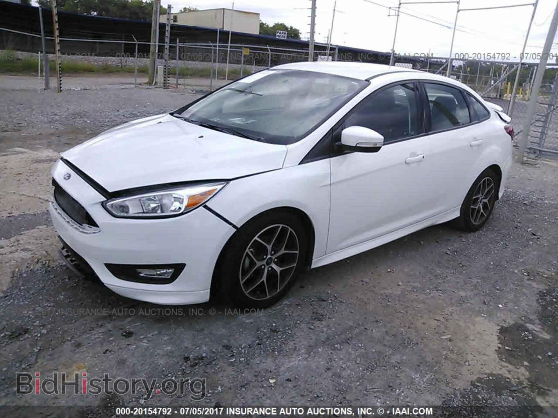 2016 Ford Focus - VIN: 1FADP3F28GL281065 - Фото 2