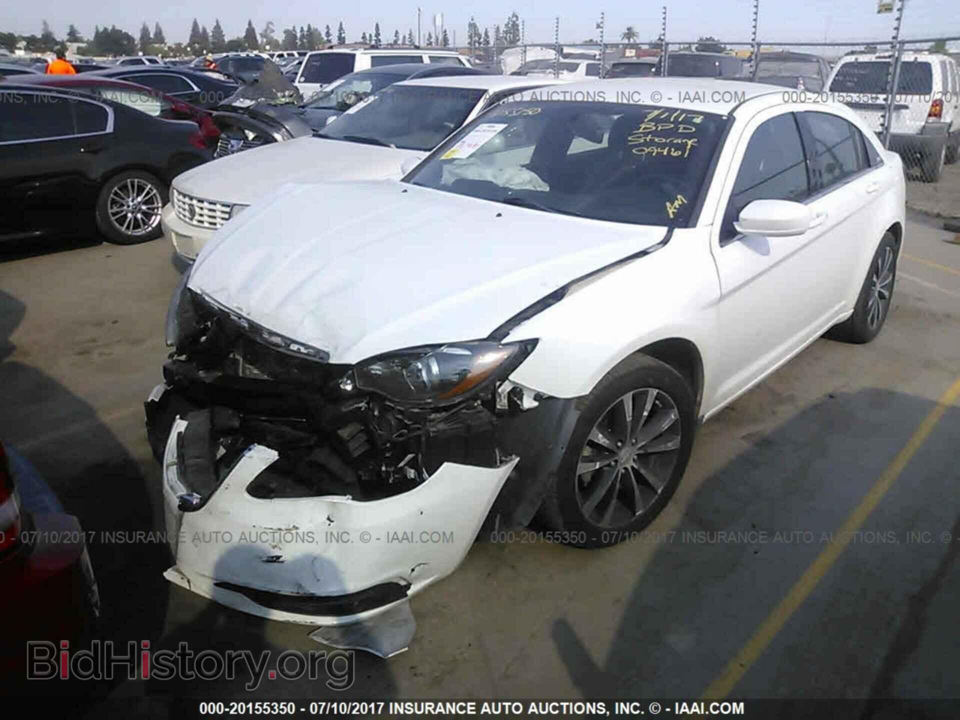 2014 Chrysler 200 - VIN: 1C3CCBBG2EN112338 - Photo 2