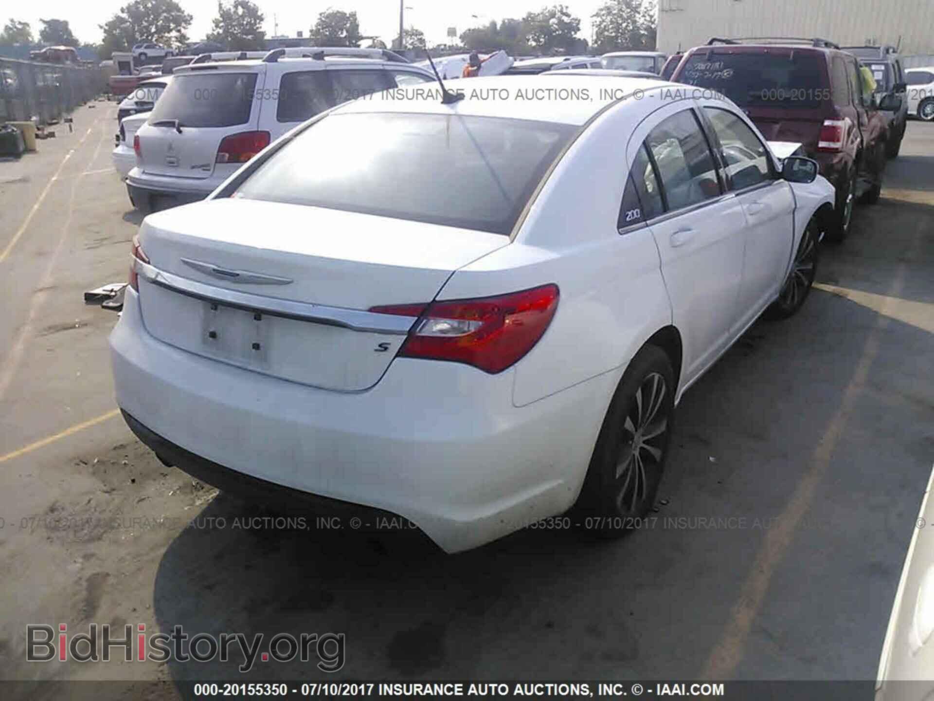 2014 Chrysler 200 - VIN: 1C3CCBBG2EN112338 - Photo 4