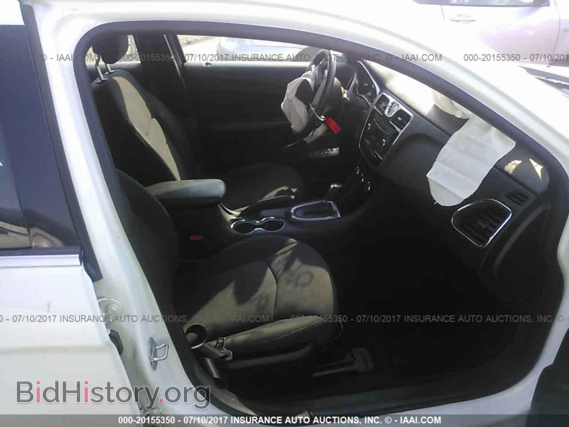 2014 Chrysler 200 - VIN: 1C3CCBBG2EN112338 - Photo 5