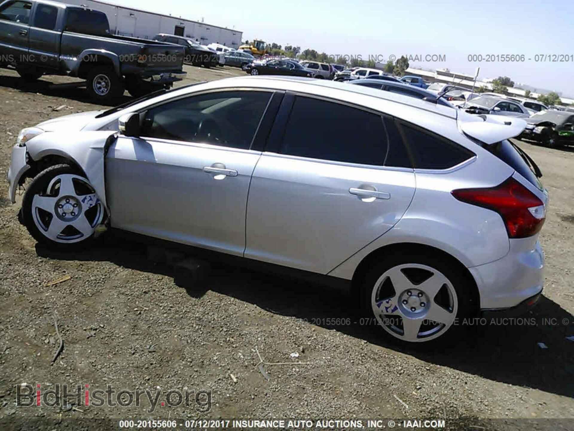 2012 Ford Focus - VIN: 1FAHP3M26CL141384 - Photo 3
