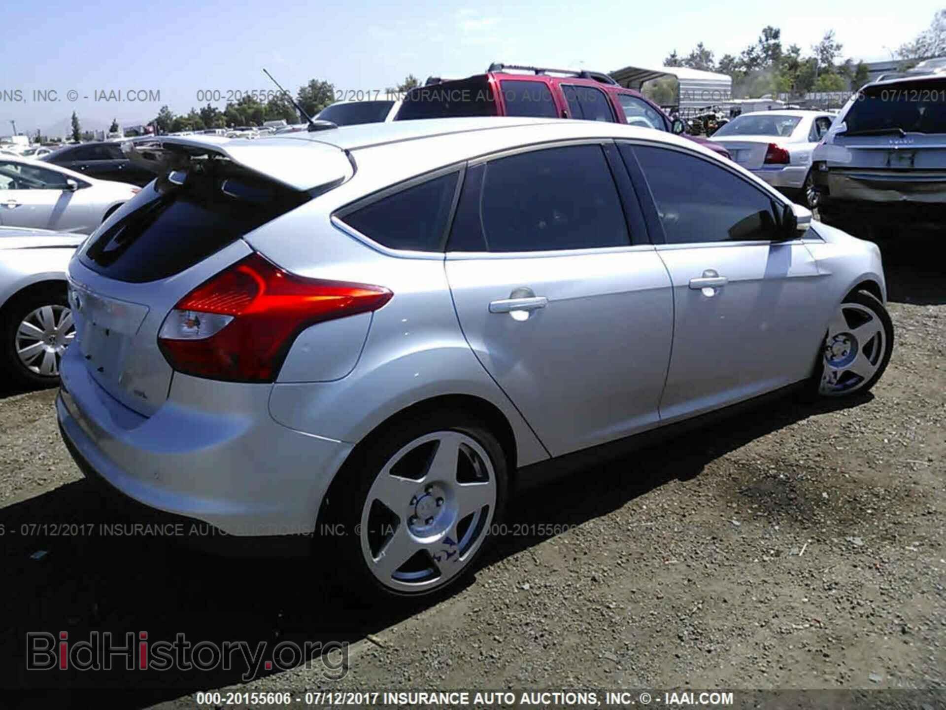 2012 Ford Focus - VIN: 1FAHP3M26CL141384 - Photo 4