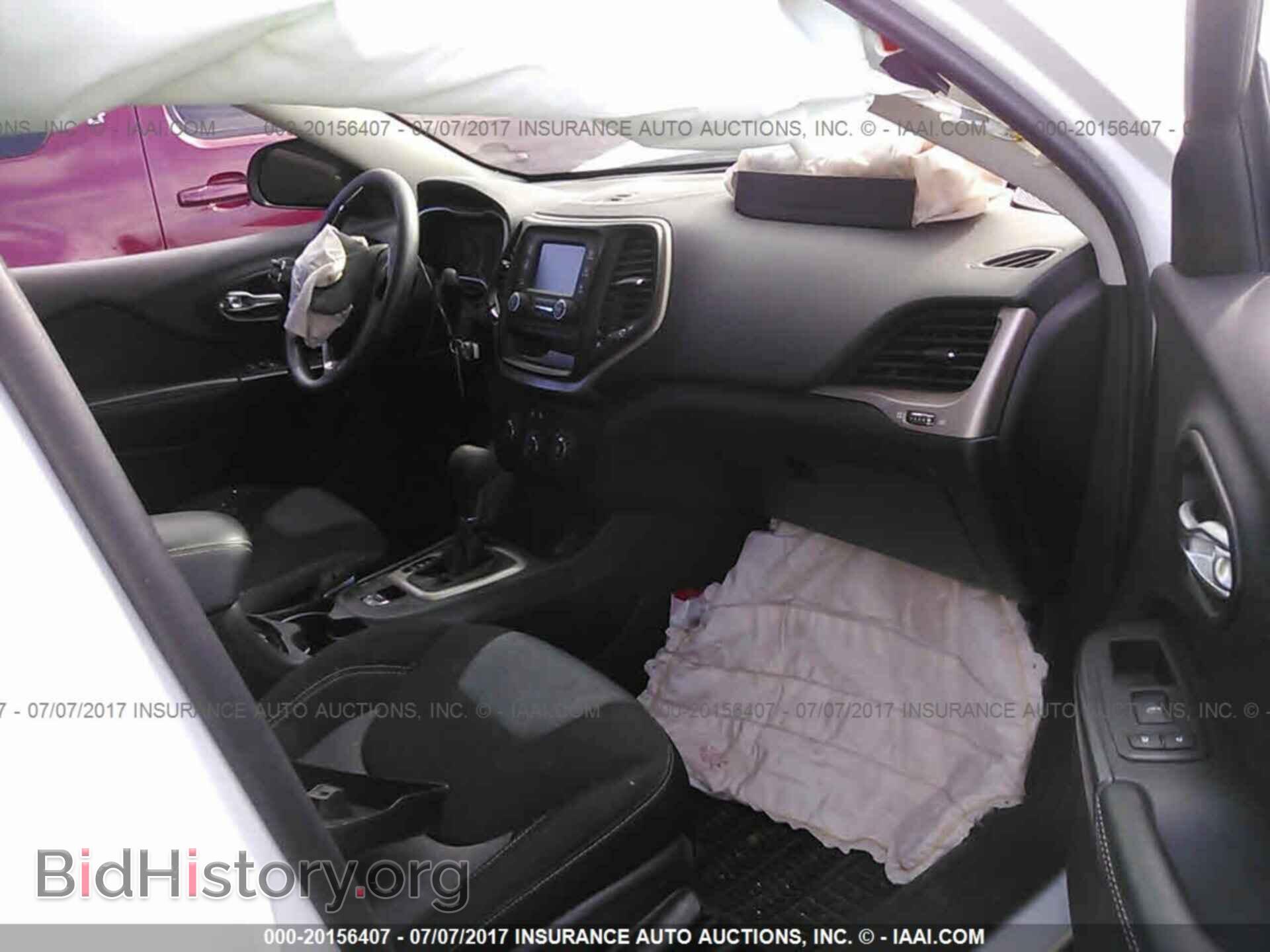 2014 Jeep Cherokee - VIN: 1C4PJLAB8EW200982 - Photo 5