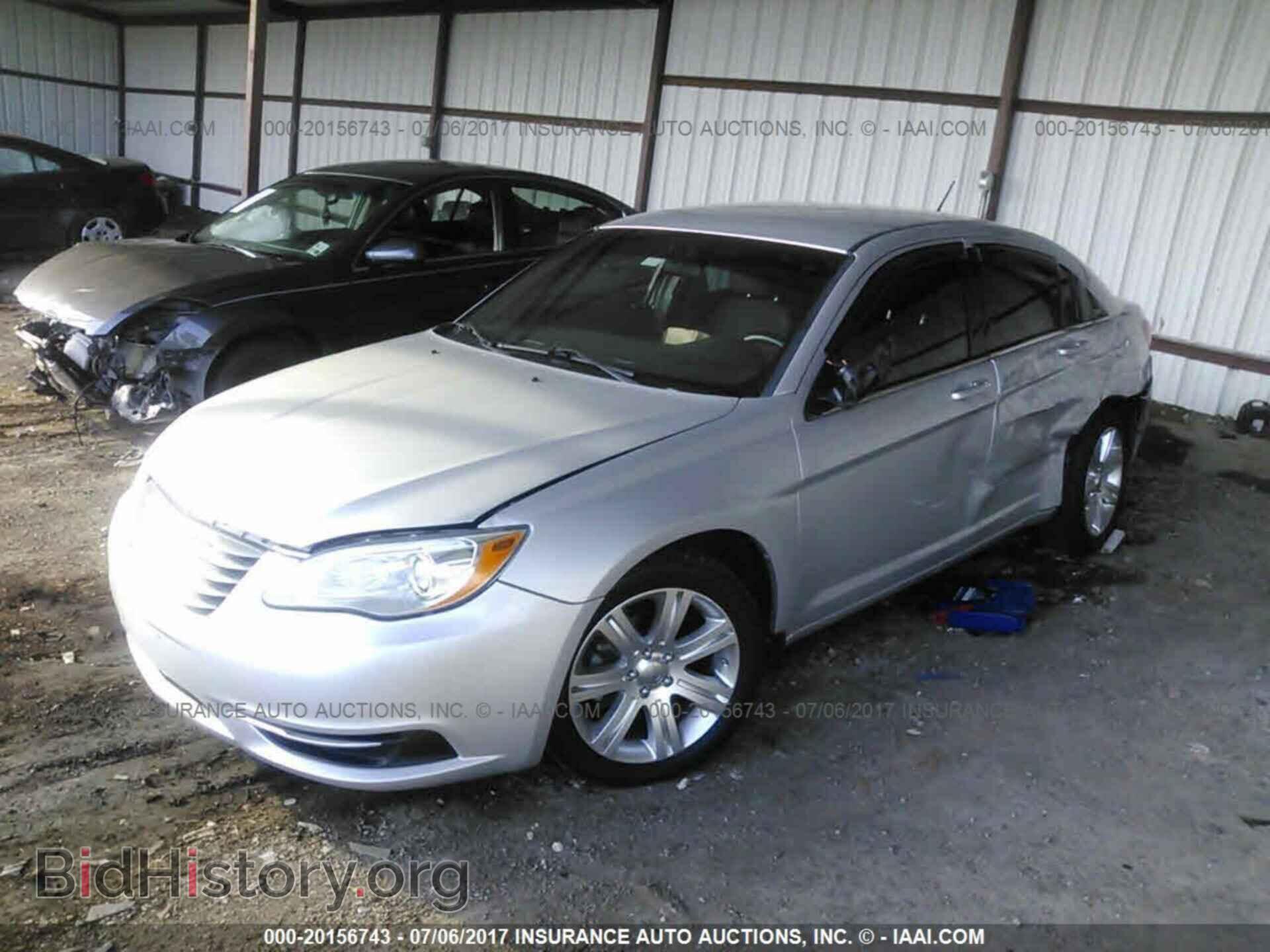 2012 Chrysler 200 - VIN: 1C3CCBBB2CN131442 - Photo 2