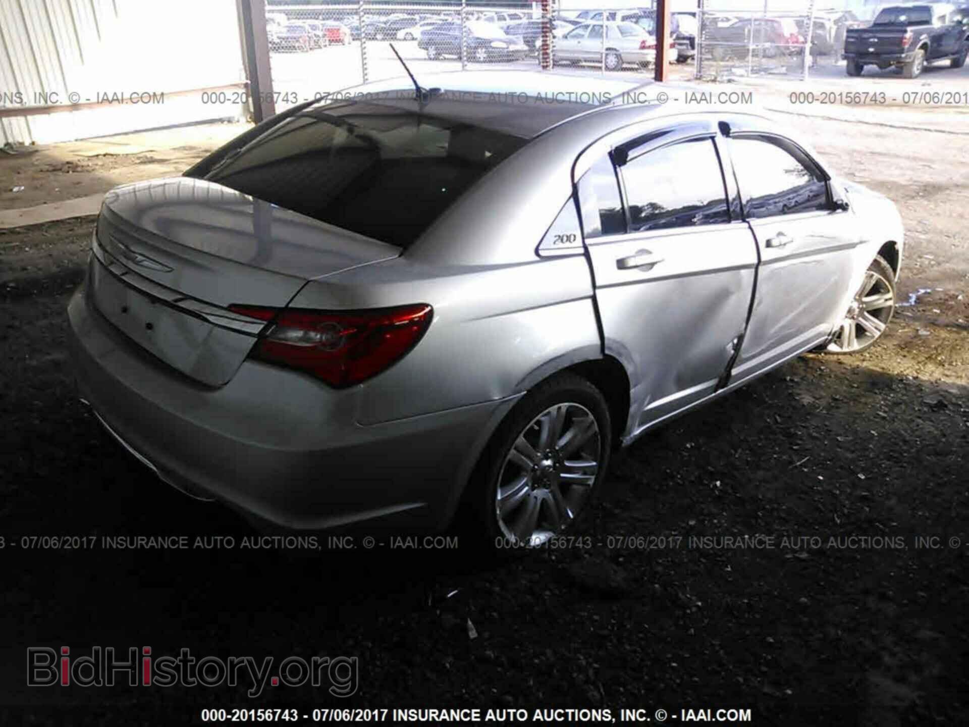 2012 Chrysler 200 - VIN: 1C3CCBBB2CN131442 - Photo 4