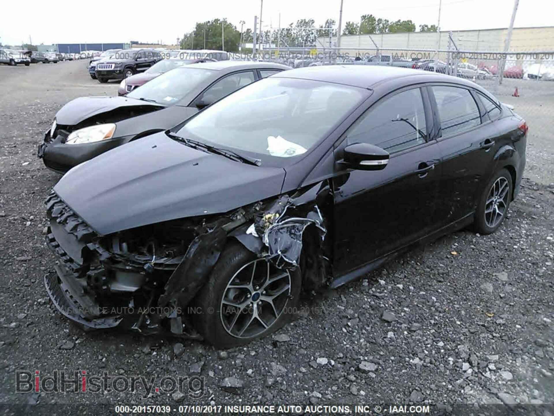 2016 Ford Focus - VIN: 1FADP3F27GL243665 - Фото 2