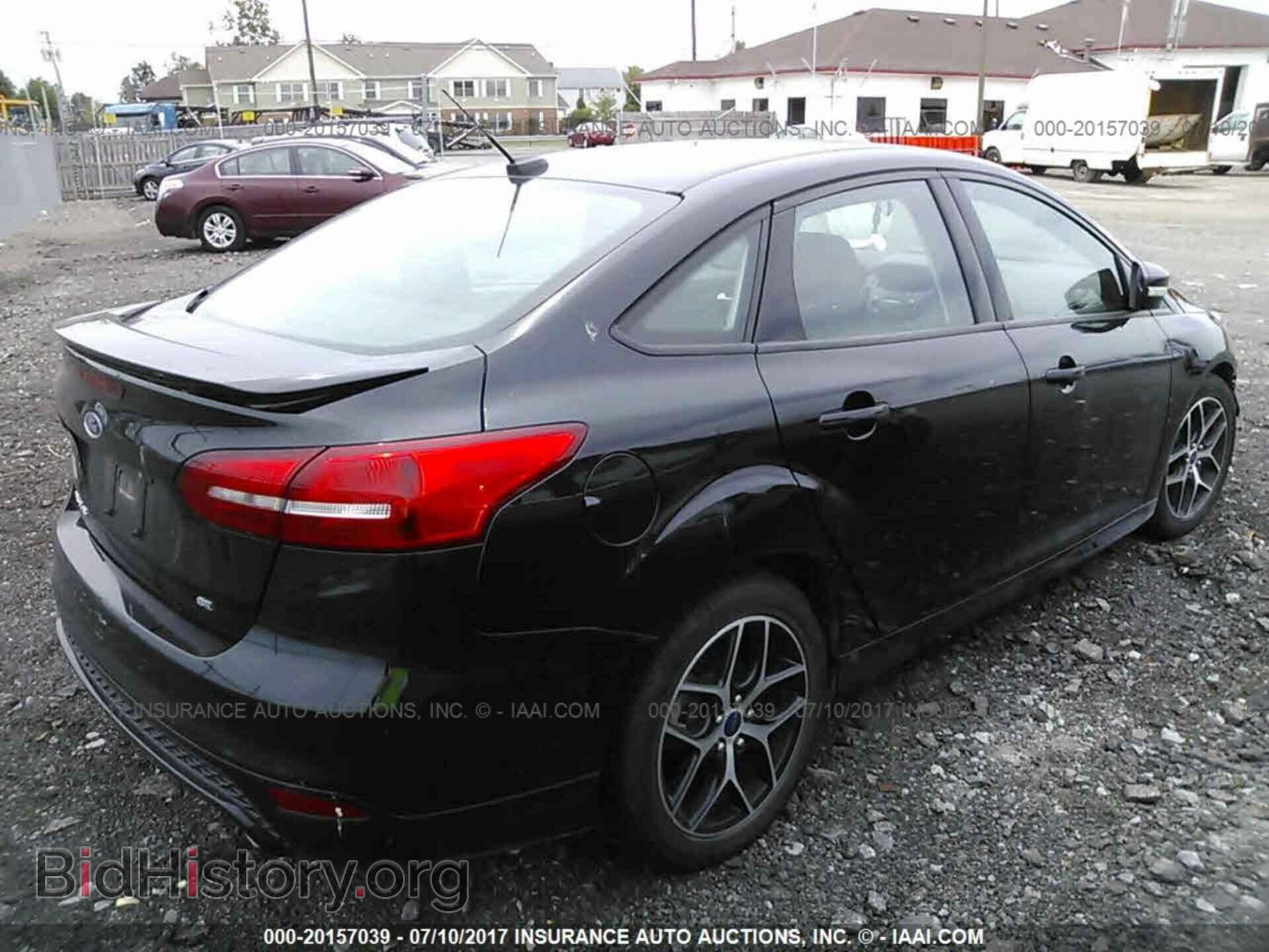 2016 Ford Focus - VIN: 1FADP3F27GL243665 - Фото 4
