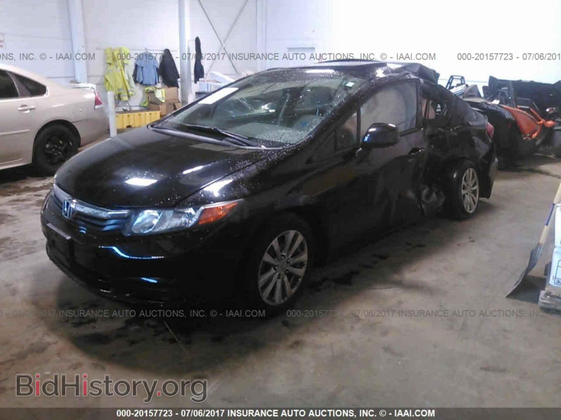 2012 Honda Civic - VIN: 2HGFB2F86CH316825 - Photo 2