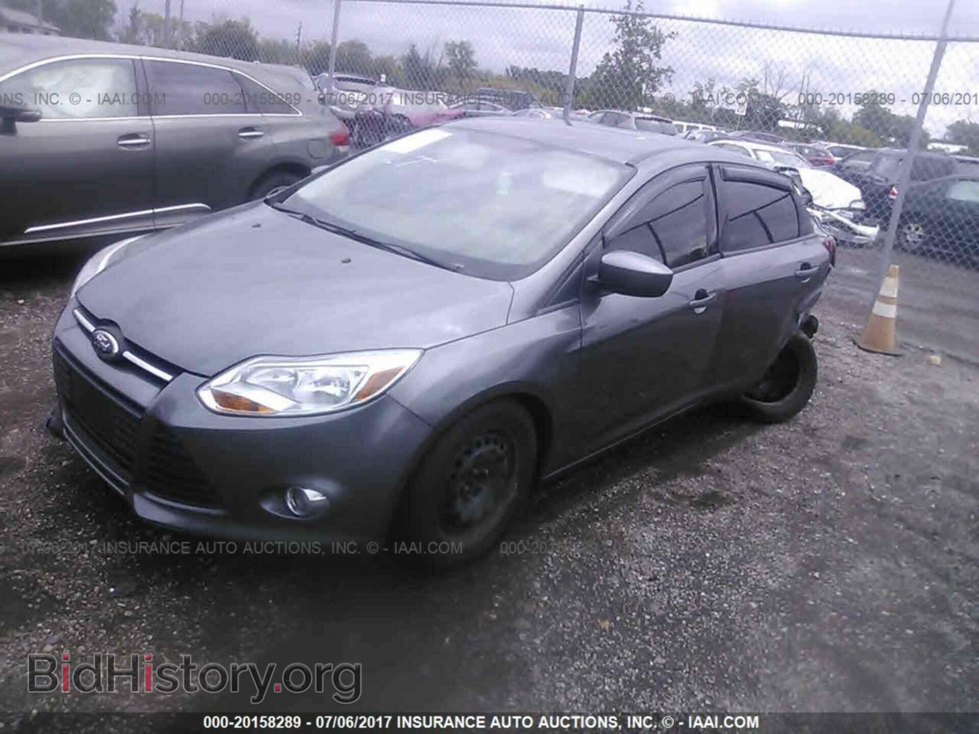 2012 Ford Focus - VIN: 1FAHP3F28CL413821 - Photo 2