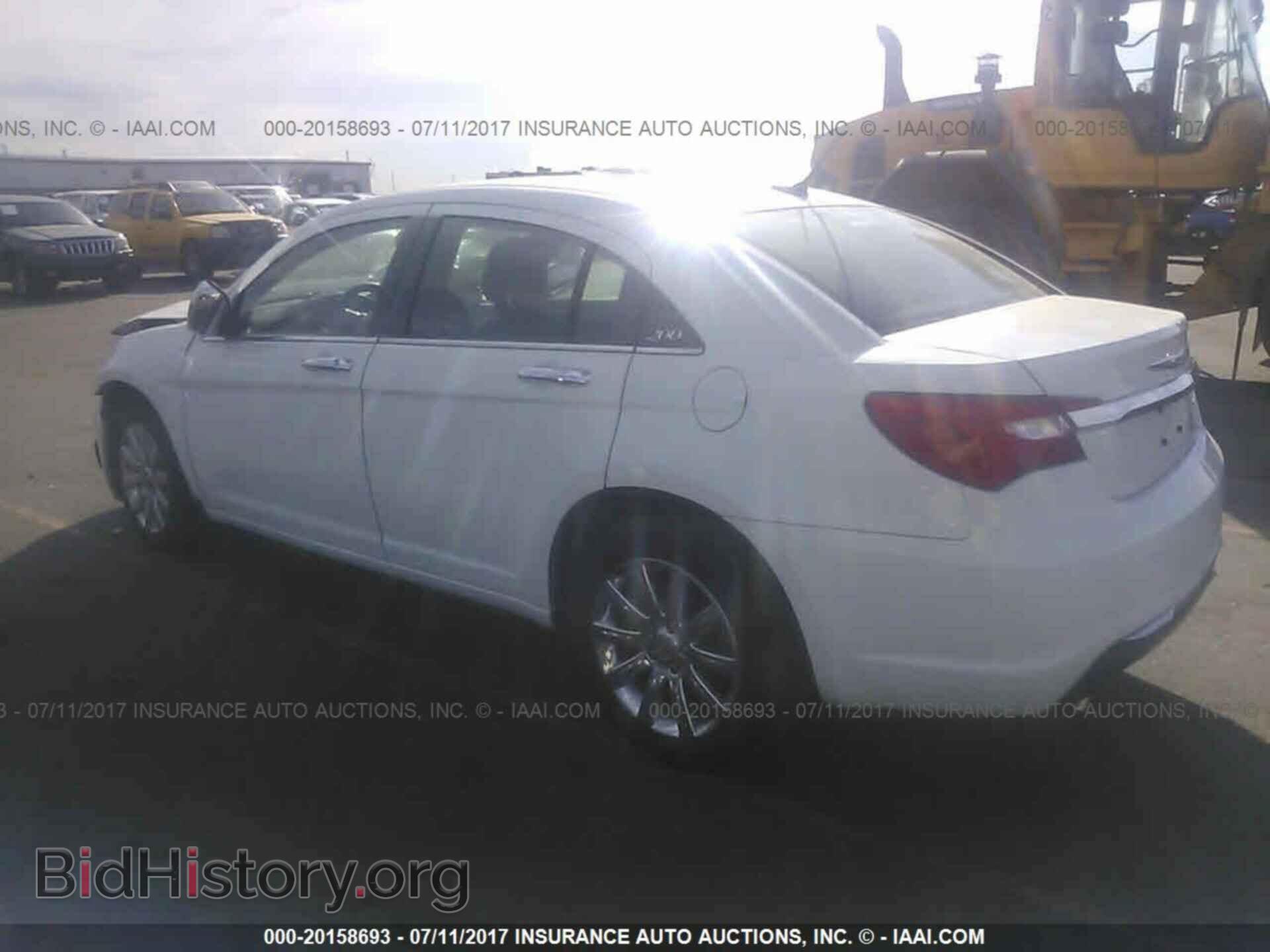 2013 Chrysler 200 - VIN: 1C3CCBBBXDN501537 - Фото 3