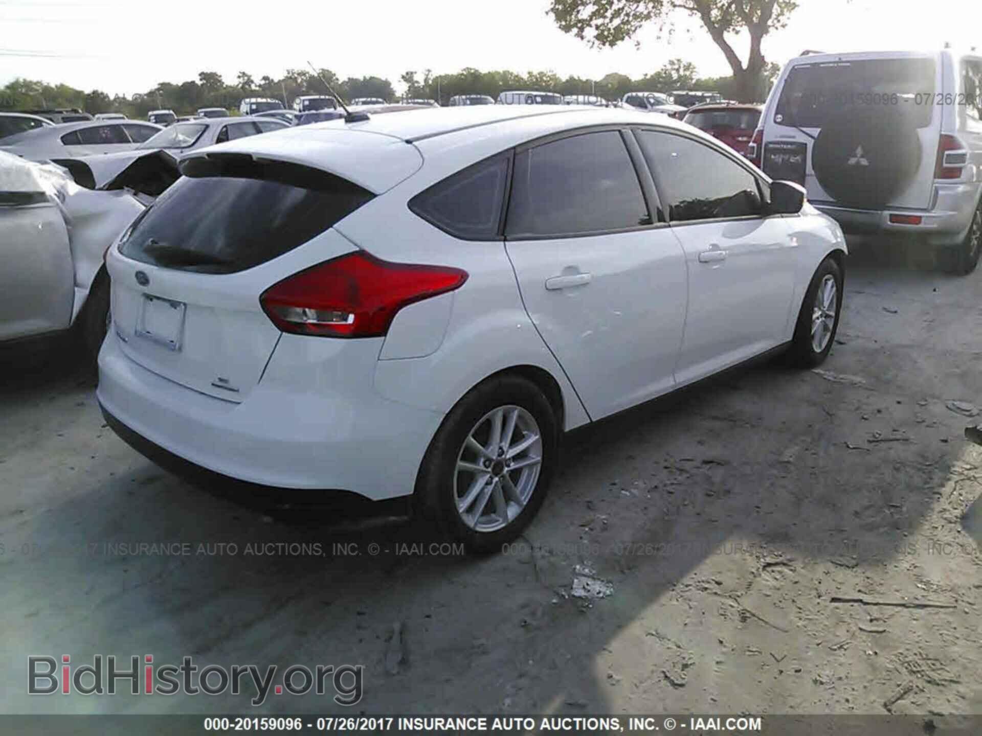 2016 Ford Focus - VIN: 1FADP3K21GL376850 - Photo 4