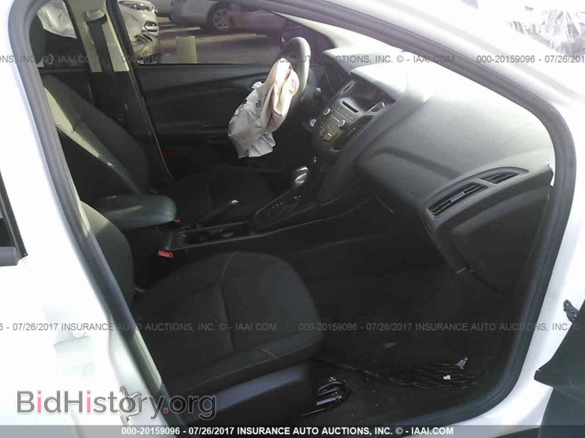 2016 Ford Focus - VIN: 1FADP3K21GL376850 - Photo 5