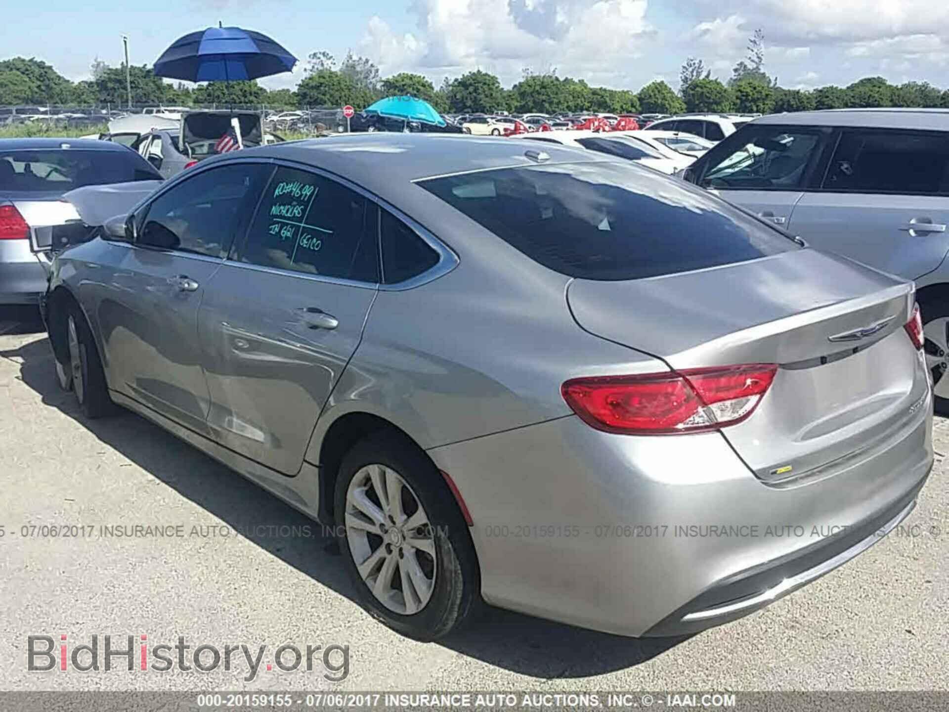 2015 Chrysler 200 - VIN: 1C3CCCABXFN604337 - Photo 3