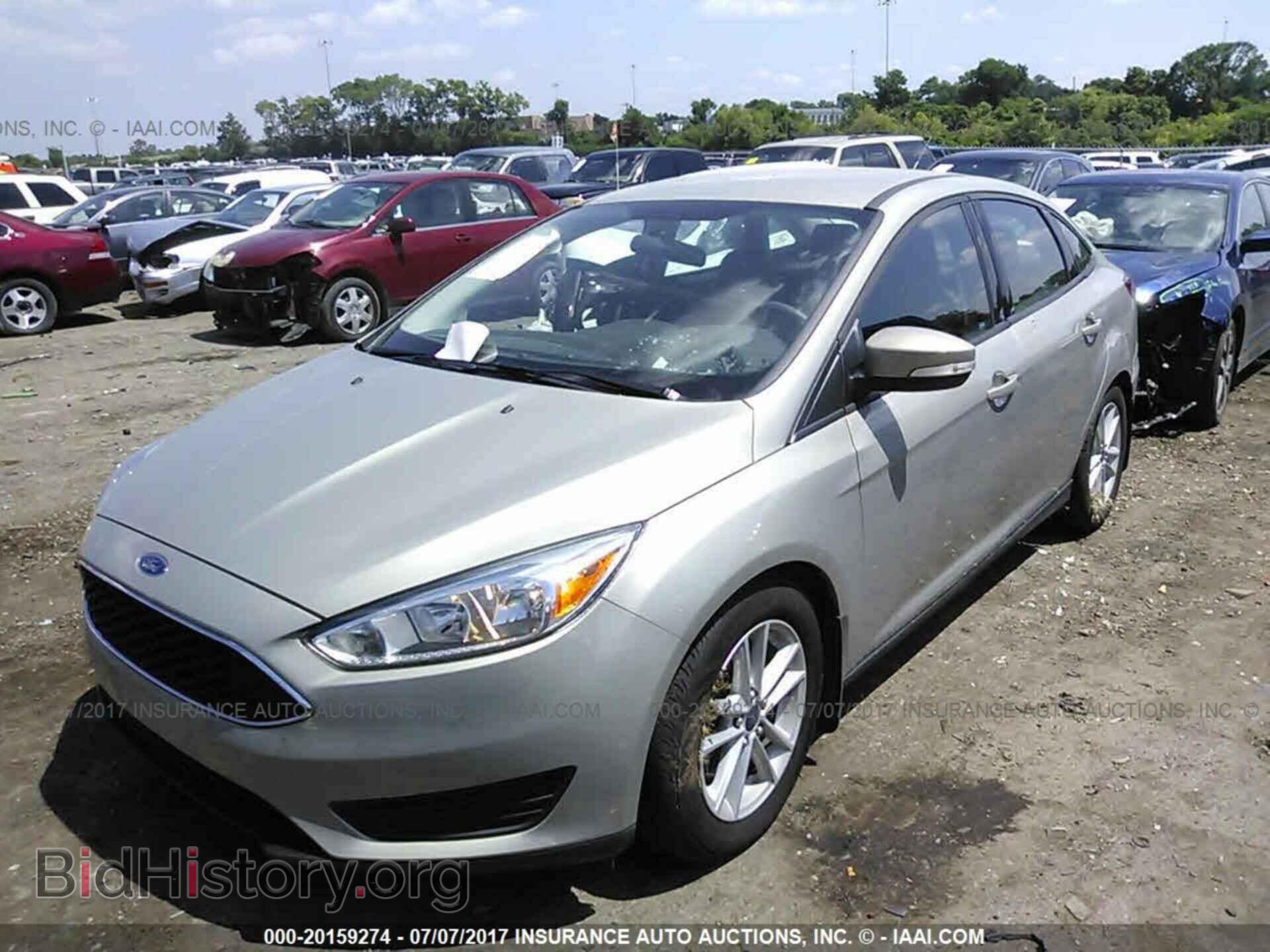 2016 Ford Focus - VIN: 1FADP3F26GL239171 - Photo 2