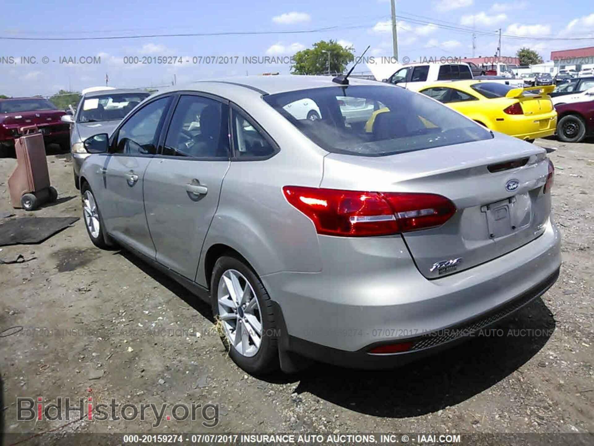 2016 Ford Focus - VIN: 1FADP3F26GL239171 - Photo 3