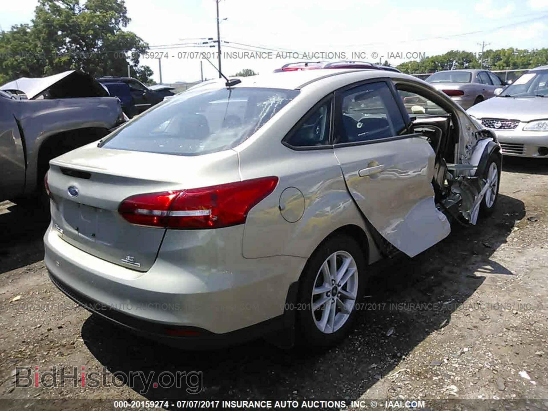 2016 Ford Focus - VIN: 1FADP3F26GL239171 - Photo 4