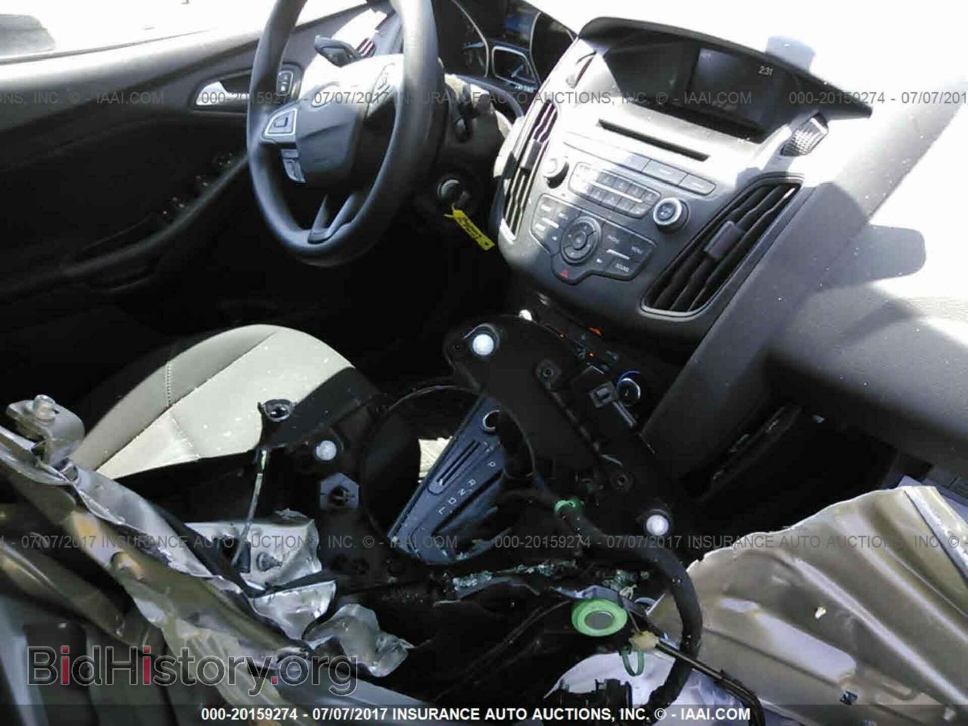 2016 Ford Focus - VIN: 1FADP3F26GL239171 - Photo 5