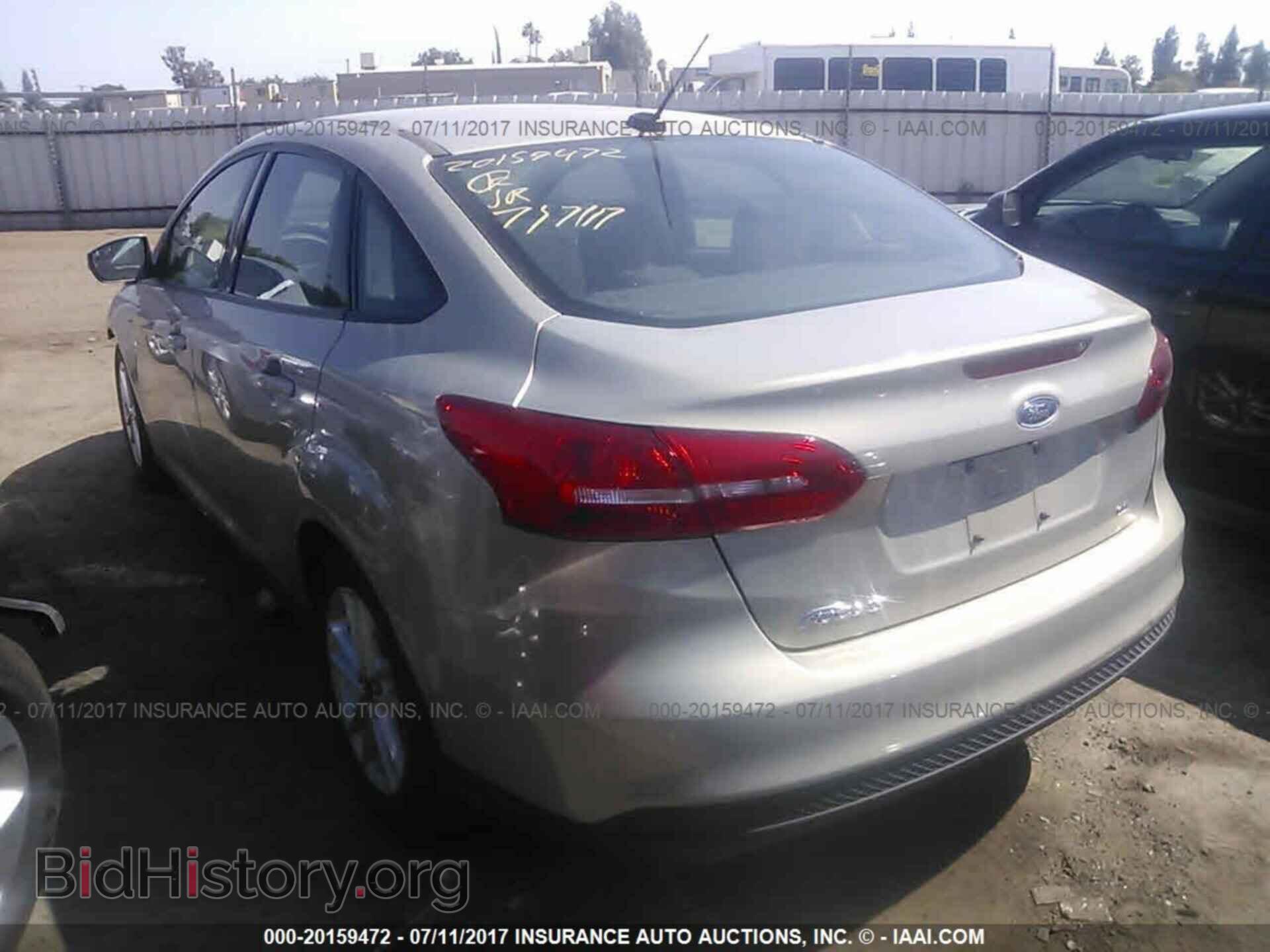 2015 Ford Focus - VIN: 1FADP3F23FL386238 - Photo 3