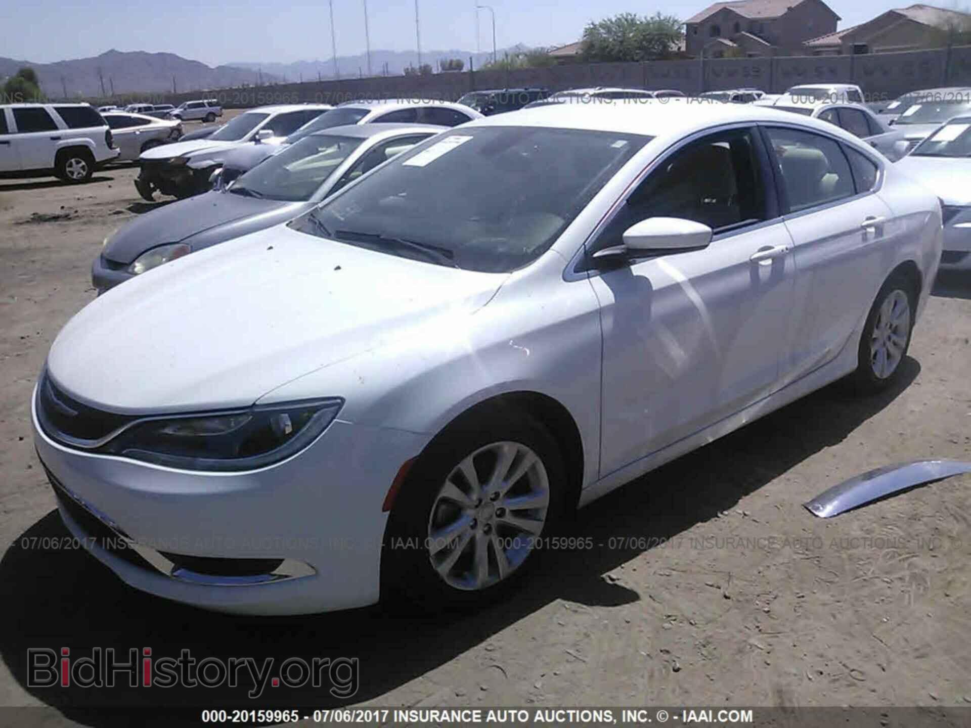2015 Chrysler 200 - VIN: 1C3CCCAB1FN533402 - Фото 2