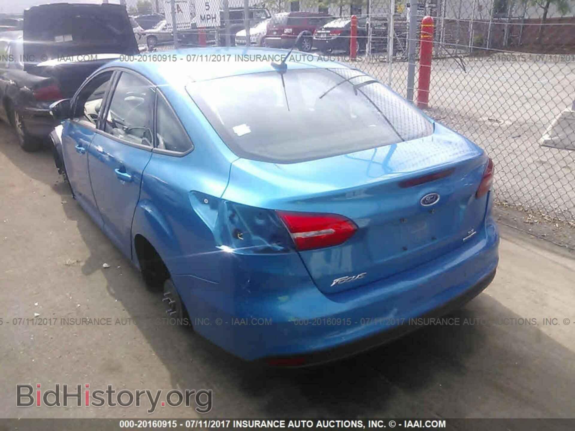 2016 Ford Focus - VIN: 1FADP3F27GL252382 - Фото 3