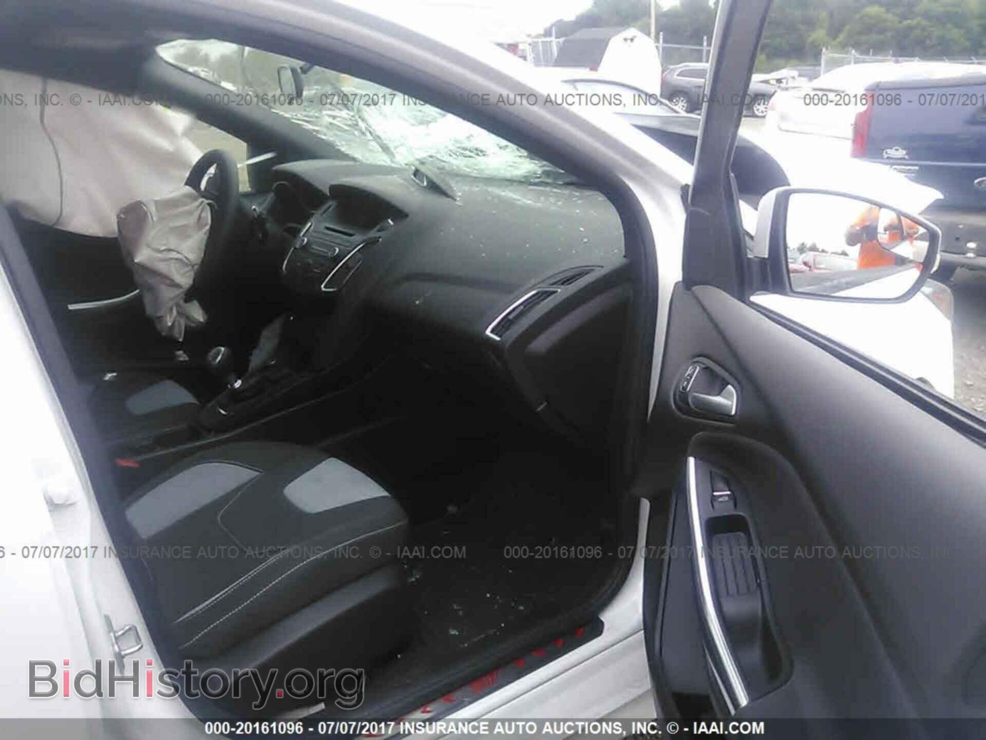 2017 Ford Focus - VIN: 1FADP3L97HL266351 - Photo 5