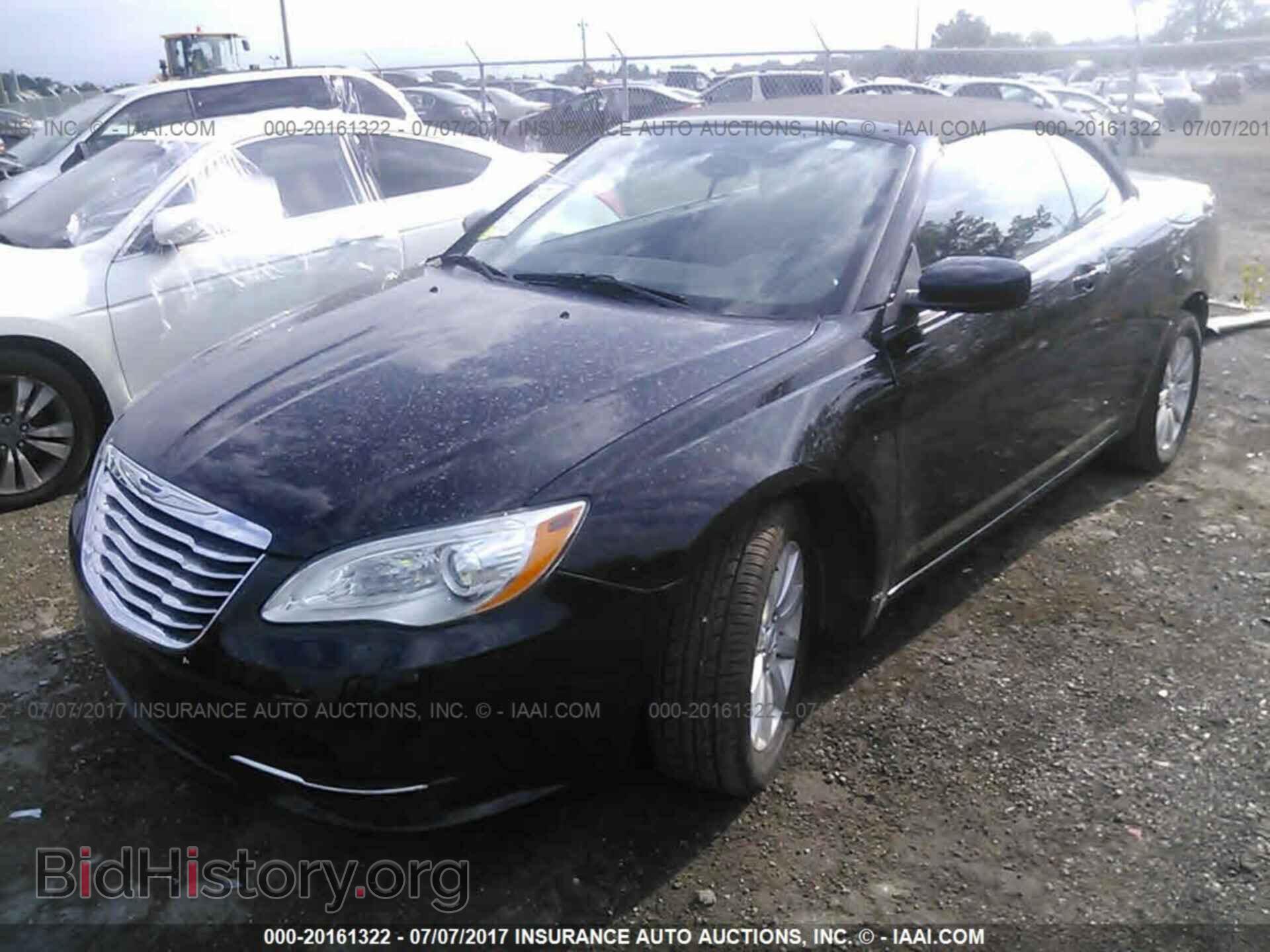 2012 Chrysler 200 - VIN: 1C3BCBEB5CN215570 - Photo 2