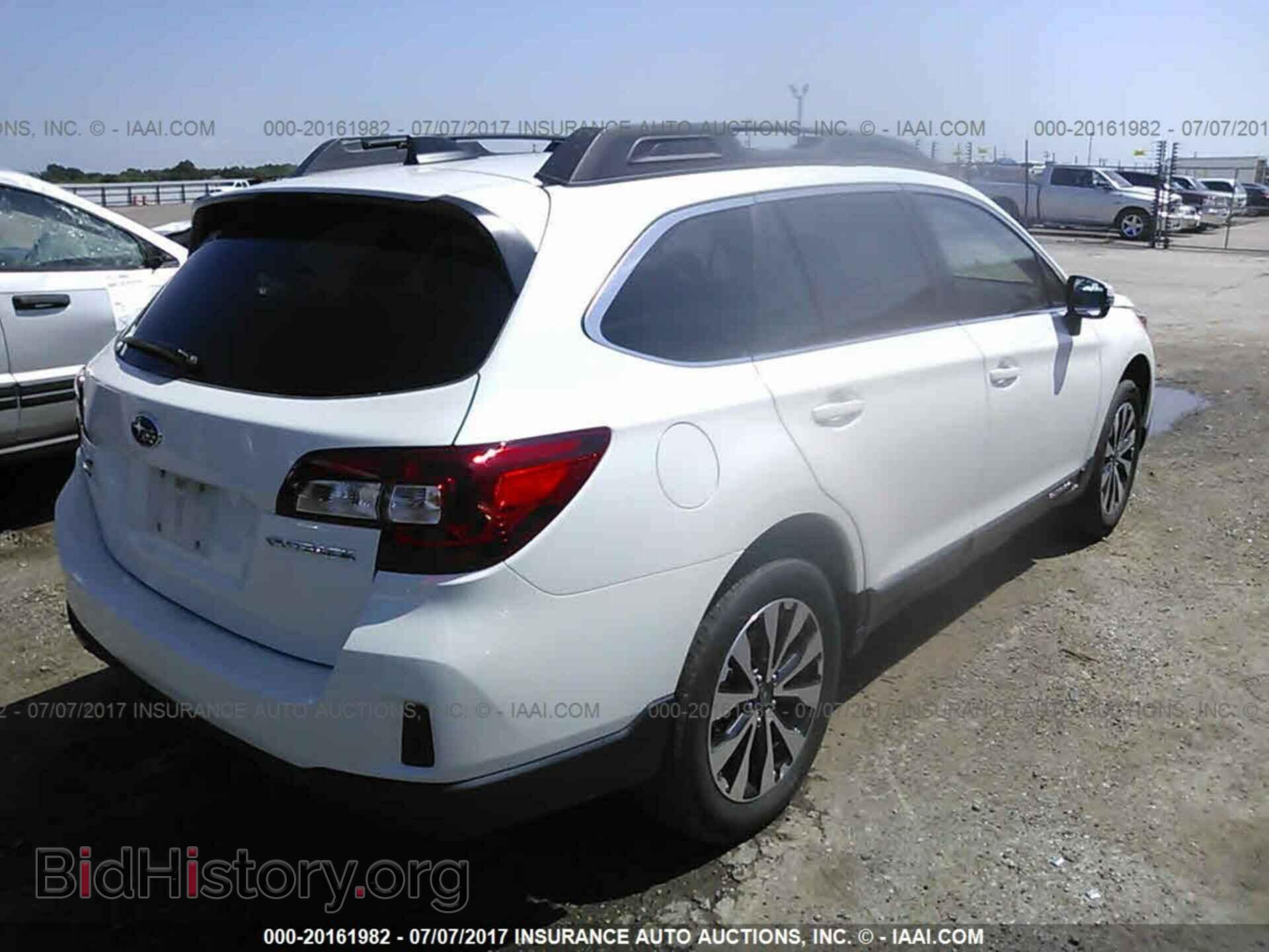 2016 Subaru Outback - VIN: 4S4BSBLC2G3345295 - Photo 4