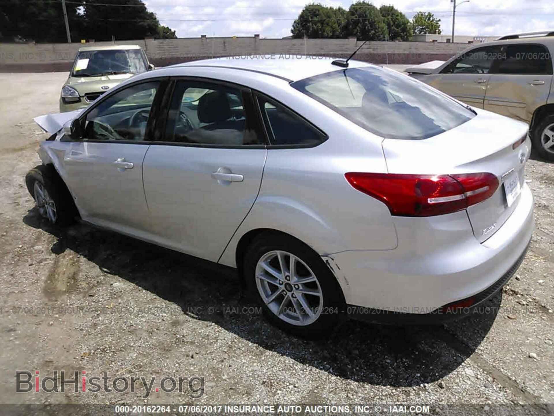 2017 Ford Focus - VIN: 1FADP3F25HL295698 - Photo 3