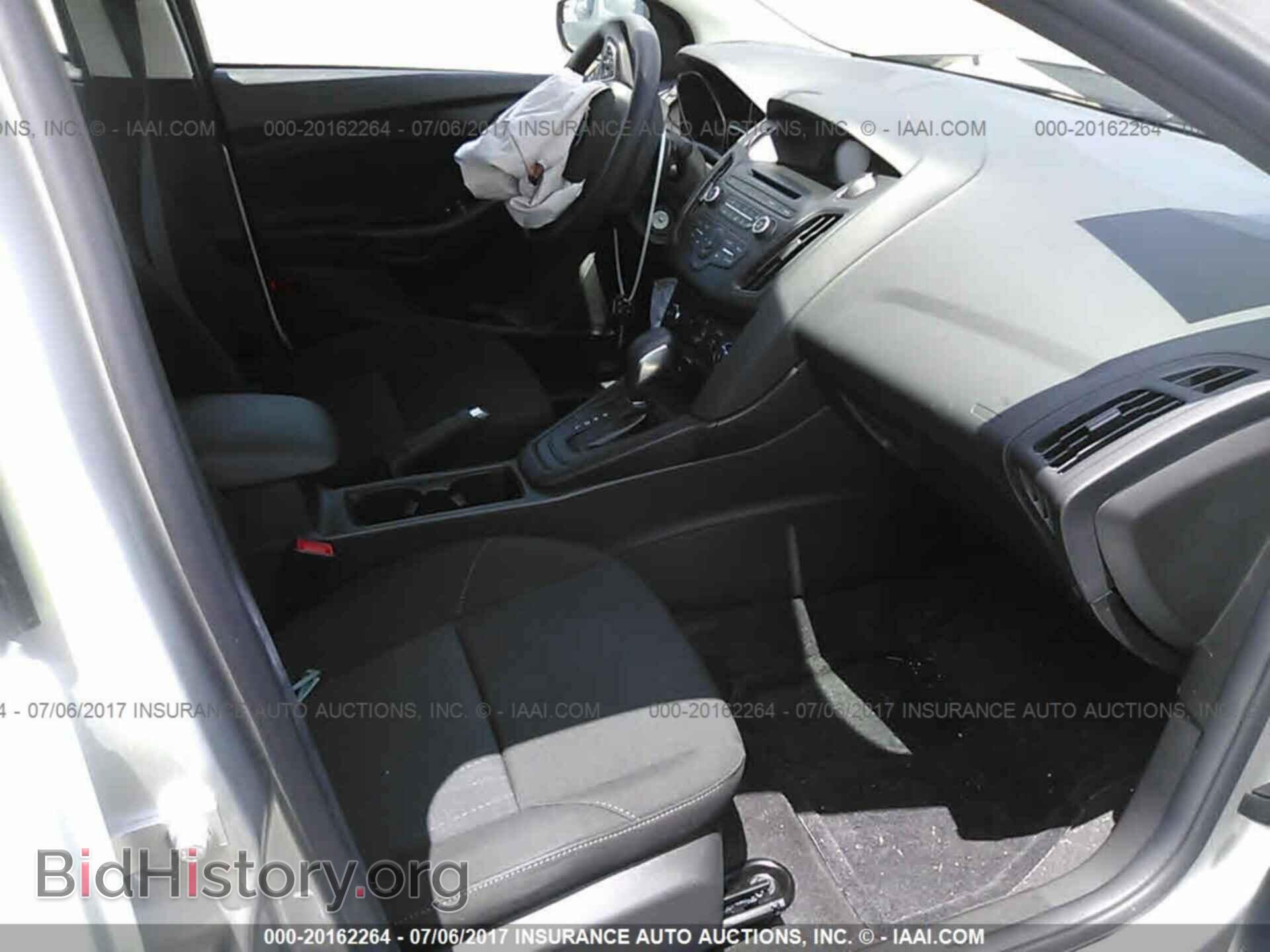 2017 Ford Focus - VIN: 1FADP3F25HL295698 - Photo 5