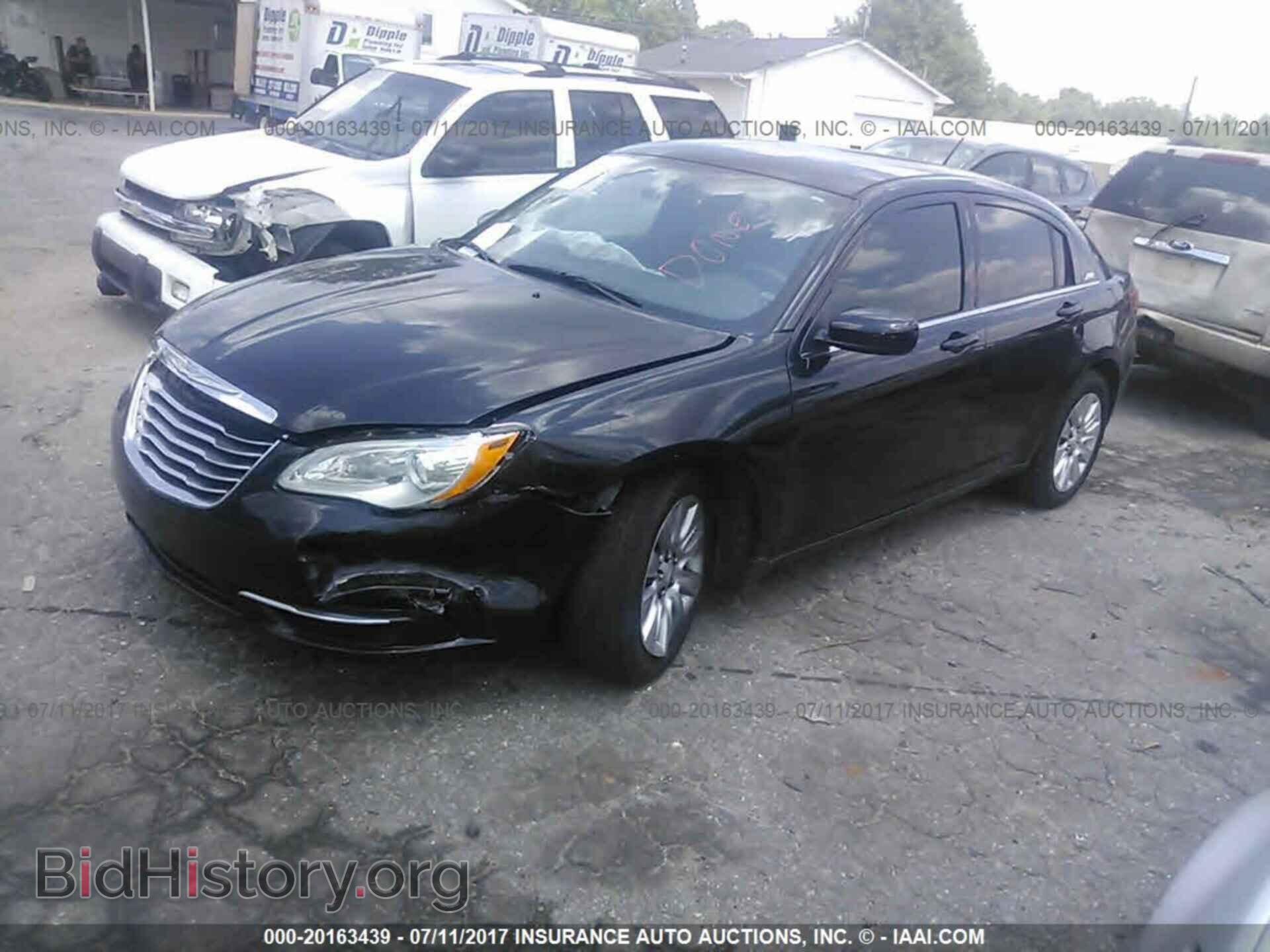 2012 Chrysler 200 - VIN: 1C3CCBAB3CN330274 - Фото 2
