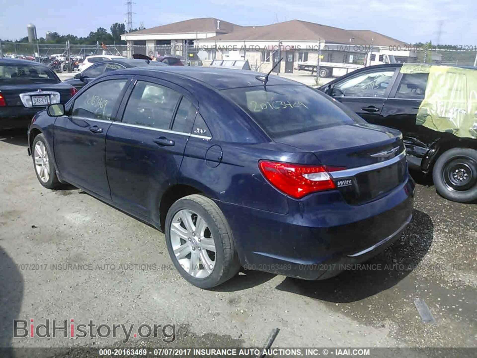 2013 Chrysler 200 - VIN: 1C3CCBBB8DN735174 - Фото 3