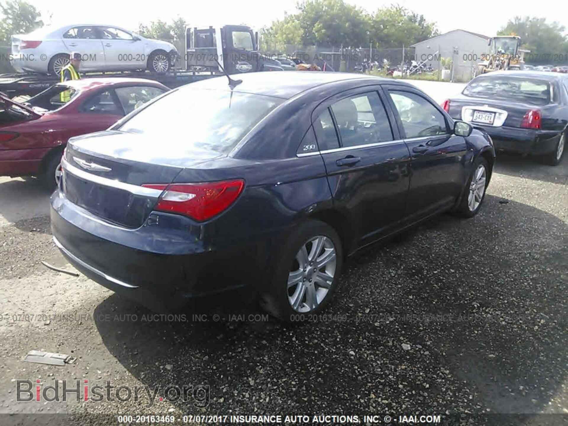 2013 Chrysler 200 - VIN: 1C3CCBBB8DN735174 - Фото 4