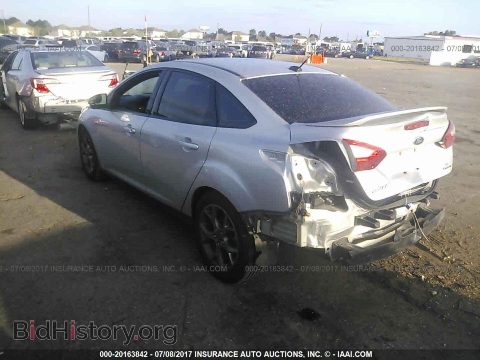 2013 Ford Focus - VIN: 1FADP3F25DL236807 - Photo 3