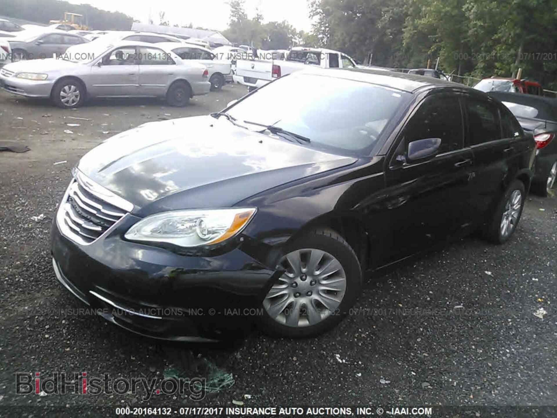 2013 Chrysler 200 - VIN: 1C3CCBAB5DN733352 - Фото 2