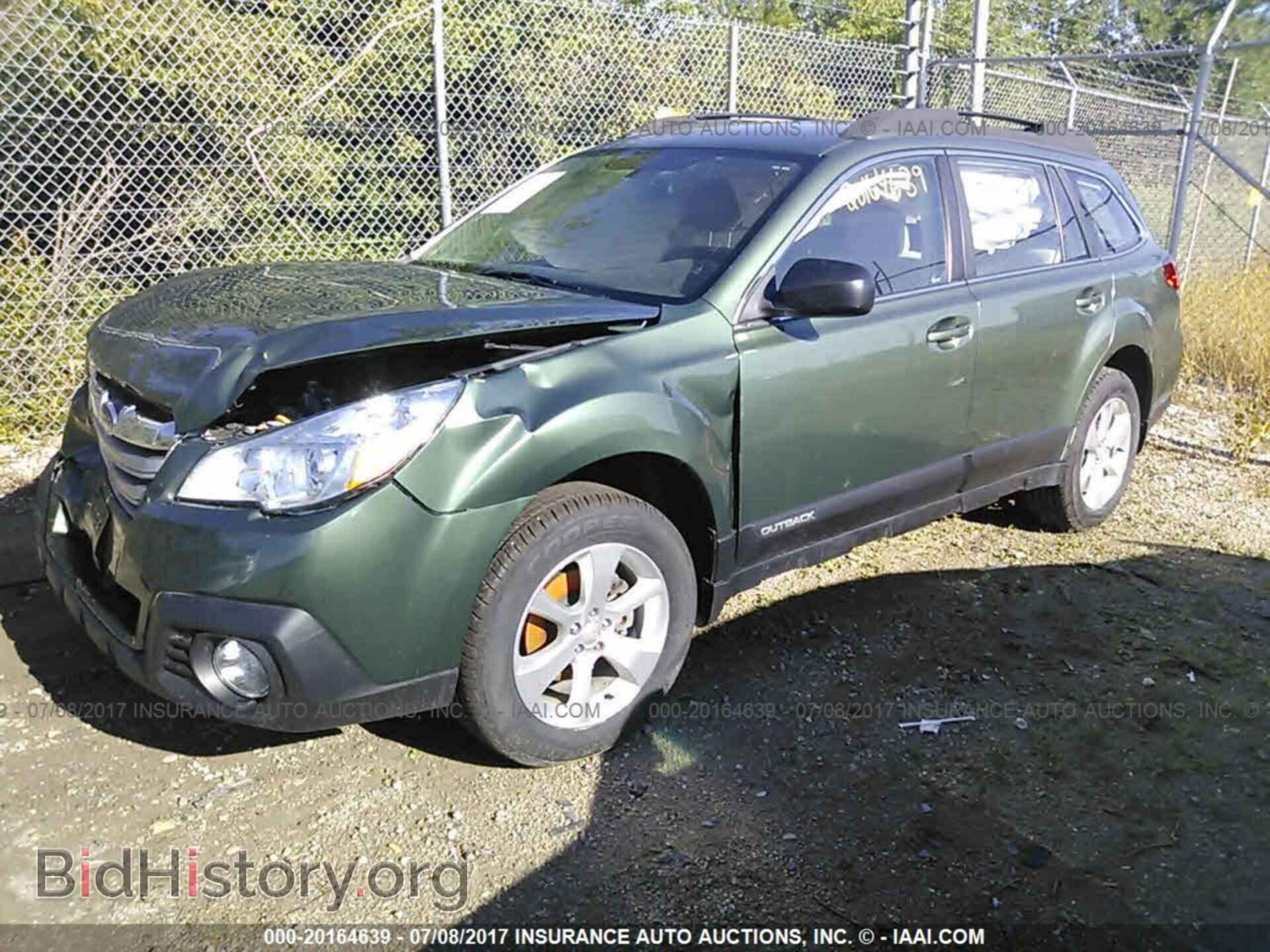 2014 Subaru Outback - VIN: 4S4BRCAC4E3288082 - Photo 2