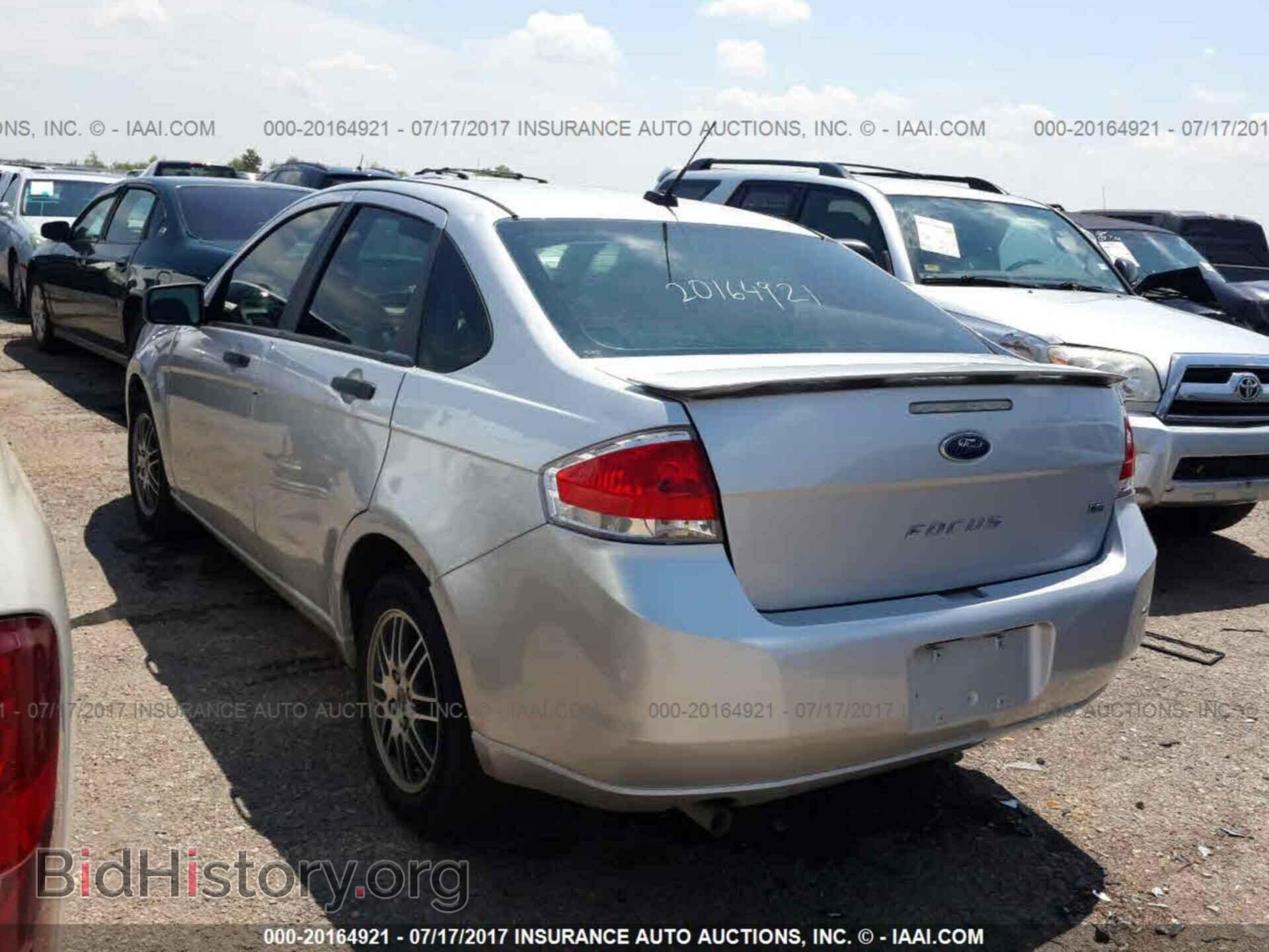 2011 Ford Focus - VIN: 1FAHP3FN7BW164872 - Фото 3