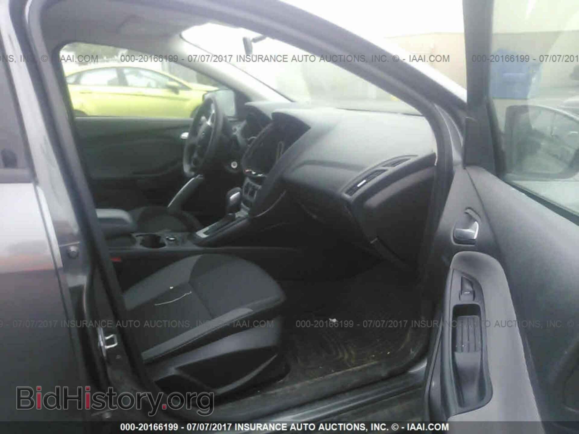 2014 Ford Focus - VIN: 1FADP3F2XEL112355 - Photo 5